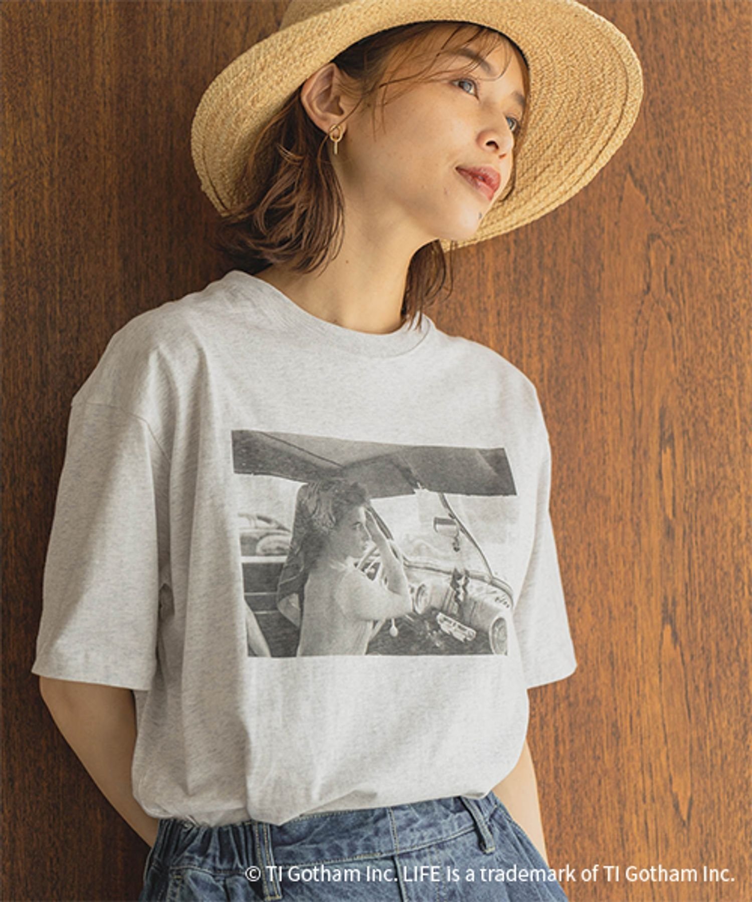 【スタディオ クリップ/studio CLIP】のLIFE フォトグラフィックTシャツ インテリア・キッズ・メンズ・レディースファッション・服の通販 founy(ファニー) 　ファッション　Fashion　レディースファッション　Fashion for Women　トップス・カットソー　Cut & Sew Tops　シャツ・ブラウス・オフィスカジュアル　Elegant Blouses & Button-Ups　ロングTシャツ・Tシャツ　Longline T-Shirts & Tees　インナー　Innerwear　カットソー　Cut and Sewn Top　グラフィック　Graphic, Graphic Design　サロペット　Overalls, Salopette　シンプル　Simple, Minimal　ジャケット　Jacket, Outerwear　雑誌　Magazine, Fashion Magazine　デニム　Denim, Jeans Material　定番　Standard, Basic Item　プリント　Print, Printed Pattern　ベーシック　Basic, Essential　おすすめ　Recommended / Our Picks　夏　Summer　グレー15|ID: prp329100004793787 ipo3291000000035092986