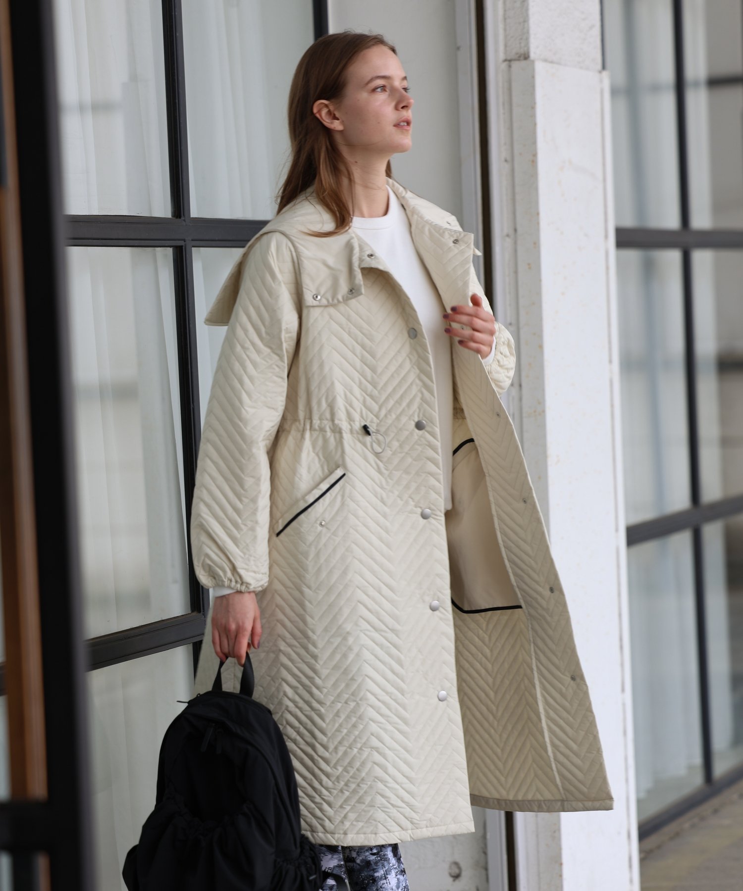 【ジュリエ/Julier】のsoronaキルティングロングコート インテリア・キッズ・メンズ・レディースファッション・服の通販 founy(ファニー) 　ファッション　Fashion　レディースファッション　Fashion for Women　アウター　Coat / Outerwear Collection　コート・ロングコート・ピーコート　Long Coats, Peacoats & More　春　Spring　秋　Autumn　キルティング　Quilted, Quilting　コレクション　Collection, Seasonal Line　軽量　Lightweight, Ultra Light　ジップ　Zip, Zipper　ダウン　Down, Puffer　フィット　Fit, Slim Fit　ブロック　Block, Solid Block Pattern　ヨガ　Yoga, Yoga Wear　リラックス　Relax, Relaxed Fit　ロング　Long, Long-Length　冬　Winter / This Winter　オフホワイト|ID: prp329100004793789 ipo3291000000034964028