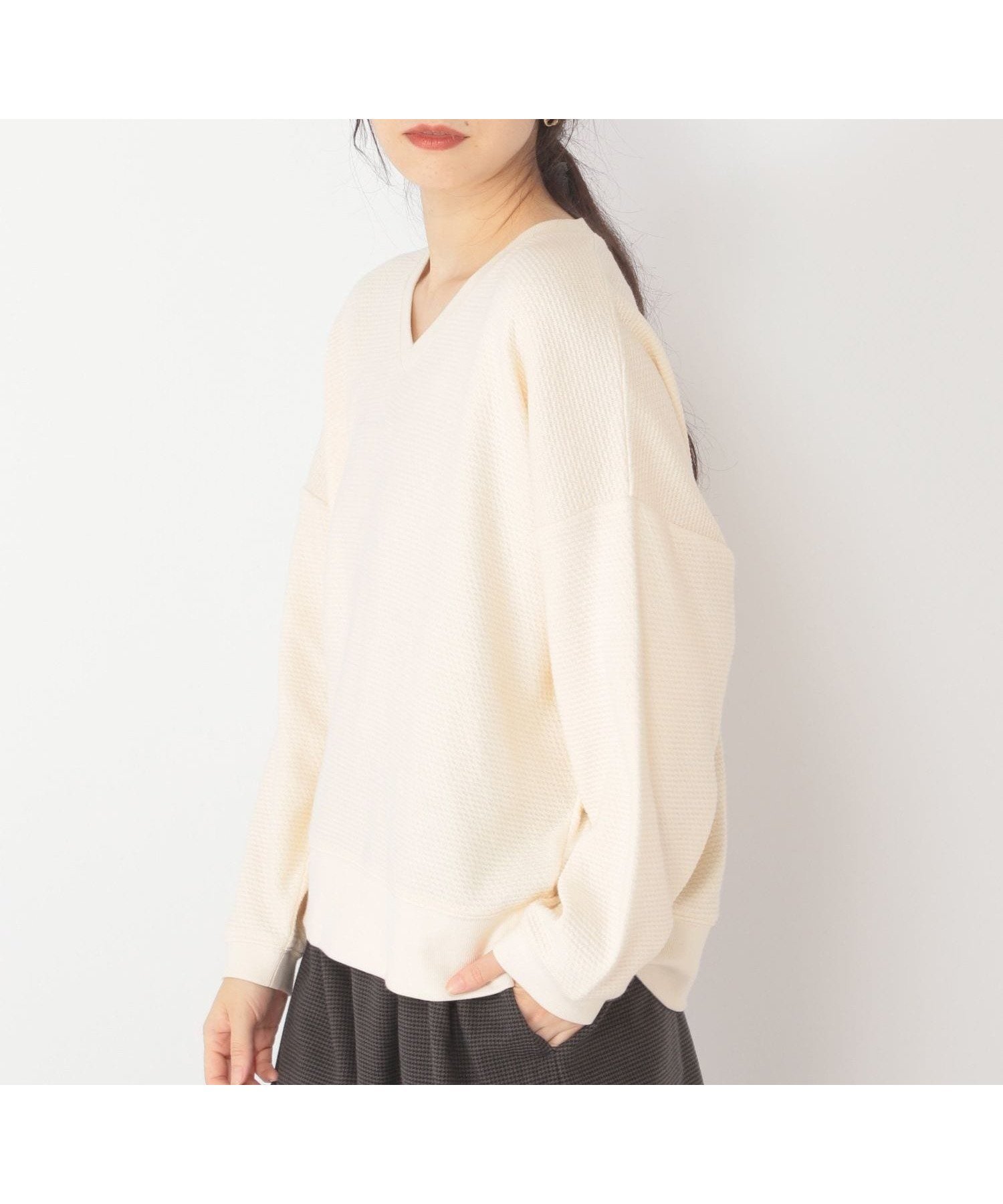 【スタディオ クリップ/studio CLIP】のポコポコVネックプルオーバー インテリア・キッズ・メンズ・レディースファッション・服の通販 founy(ファニー) ファッション Fashion レディースファッション Fashion for Women トップス・カットソー Cut & Sew Tops カジュアルプルオーバー・ニットトップス Pullovers & Knit Tops / Casual Pullovers Vネックトップス V-Neck Tops / V-Cut Neckline Shirts おすすめ Recommended / Our Picks インナー Innerwear カットソー Cut and Sewn Top スカーチョ Skacho, Skirt-Pants デニム Denim, Jeans Material トレンド Trend, Trending Now ワイド Wide, Wide Fit 定番 Standard, Basic Item アイボリー52|ID: prp329100004793795 ipo3291000000034782973