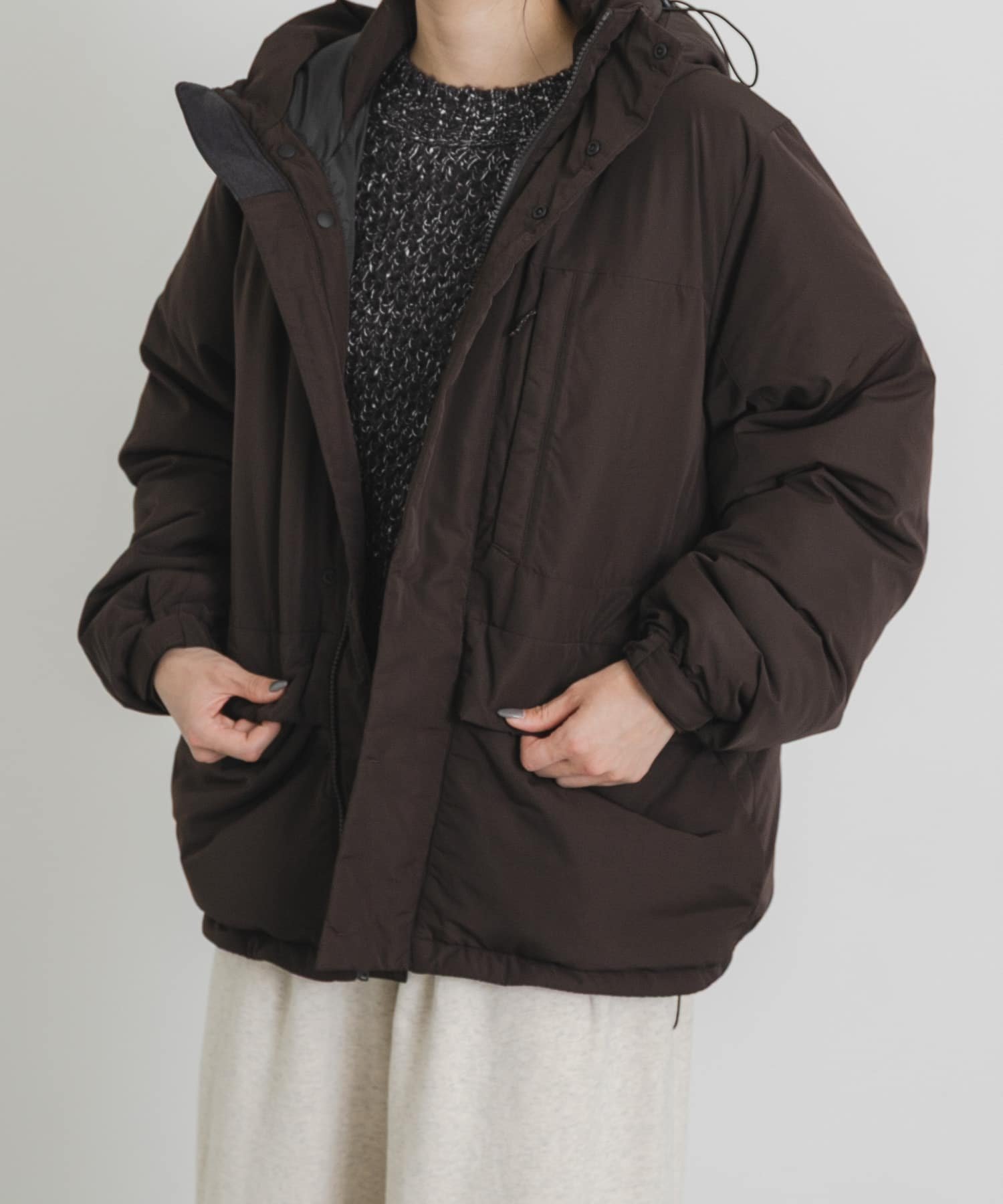 【アーバンリサーチ ドアーズ/URBAN RESEARCH DOORS】の『UR TECH』中綿フードジャケット インテリア・キッズ・メンズ・レディースファッション・服の通販 founy(ファニー) ファッション Fashion レディースファッション Fashion for Women アウター Coat / Outerwear Collection レディースジャケット・軽アウター Jackets アウトドア Outdoor Clothing インナー Innerwear カフス Cuff Design ジャケット Jacket, Outerwear ダウン Down, Puffer ダブル Double, Double-Breasted ポケット Pocket, Pocket Detail 防寒 Cold Protection, Winter-Ready A/W・秋冬 Autumn/Winter 冬 Winter / This Winter 2025年 2025 2025-2026秋冬・A/W Autumn/Winter 2025–26 AW25–26 ダークブラウン|ID: prp329100004793834 ipo3291000000034783204