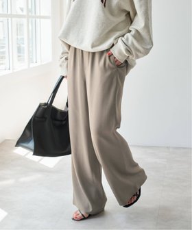 【スピック&スパン/Spick & Span】のサテンイージーベルボトムパンツ 人気、トレンドファッション・服の通販 founy(ファニー) ファッション Fashion レディースファッション Fashion for Women パンツ Pants & Trousers サテン Satin, Glossy Fabric スウェット / スエット Sweatshirt, Sweatwear ストレート Straight, Straight Cut バランス Balance, Style Balance リラックス Relax, Relaxed Fit 定番 Standard, Basic Item |ID:prp329100004793927