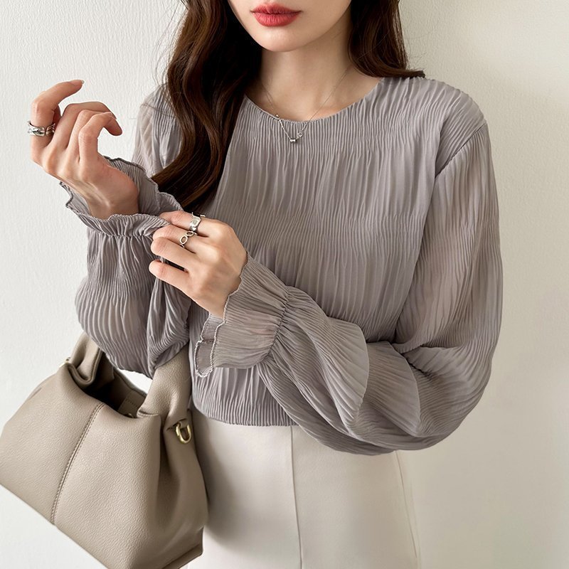【ココモモ/COCOMOMO】の【新色登場!】 透け感シャーリング ブラウス シフォン フリル ラウンドネック インテリア・キッズ・メンズ・レディースファッション・服の通販 founy(ファニー) ファッション Fashion レディースファッション Fashion for Women トップス・カットソー Cut & Sew Tops シャツ・ブラウス・オフィスカジュアル Elegant Blouses & Button-Ups シアー Sheer, See-Through シフォン Chiffon, Lightweight Fabric シャーリング Shirring, Ruched フリル Frill, Ruffle ラウンド Round, Round Neck グレー|ID: prp329100004793960 ipo3291000000034901568