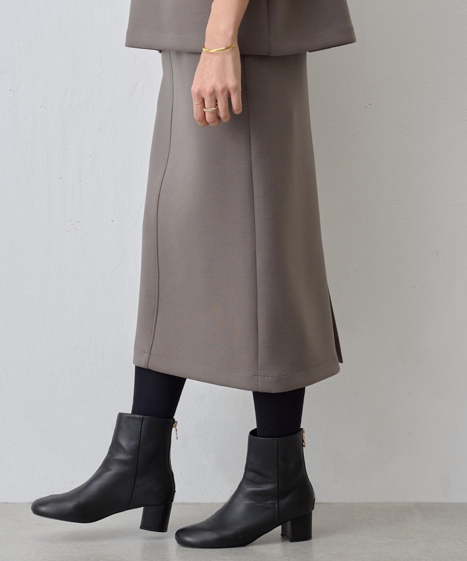 【ビアズリー/BEARDSLEY】のダンボールタイトスカート インテリア・キッズ・メンズ・レディースファッション・服の通販 founy(ファニー) ファッション Fashion レディースファッション Fashion for Women スカート Skirts アクセサリー Fashion Accessories スリット Slit, Slit Detail セットアップ Set-Up, Coordinated Outfit タイトスカート Pencil Skirt, Tight Skirt 再入荷 Restock / Back in Stock おすすめ Recommended / Our Picks モカ|ID: prp329100004793994 ipo3291000000034784182