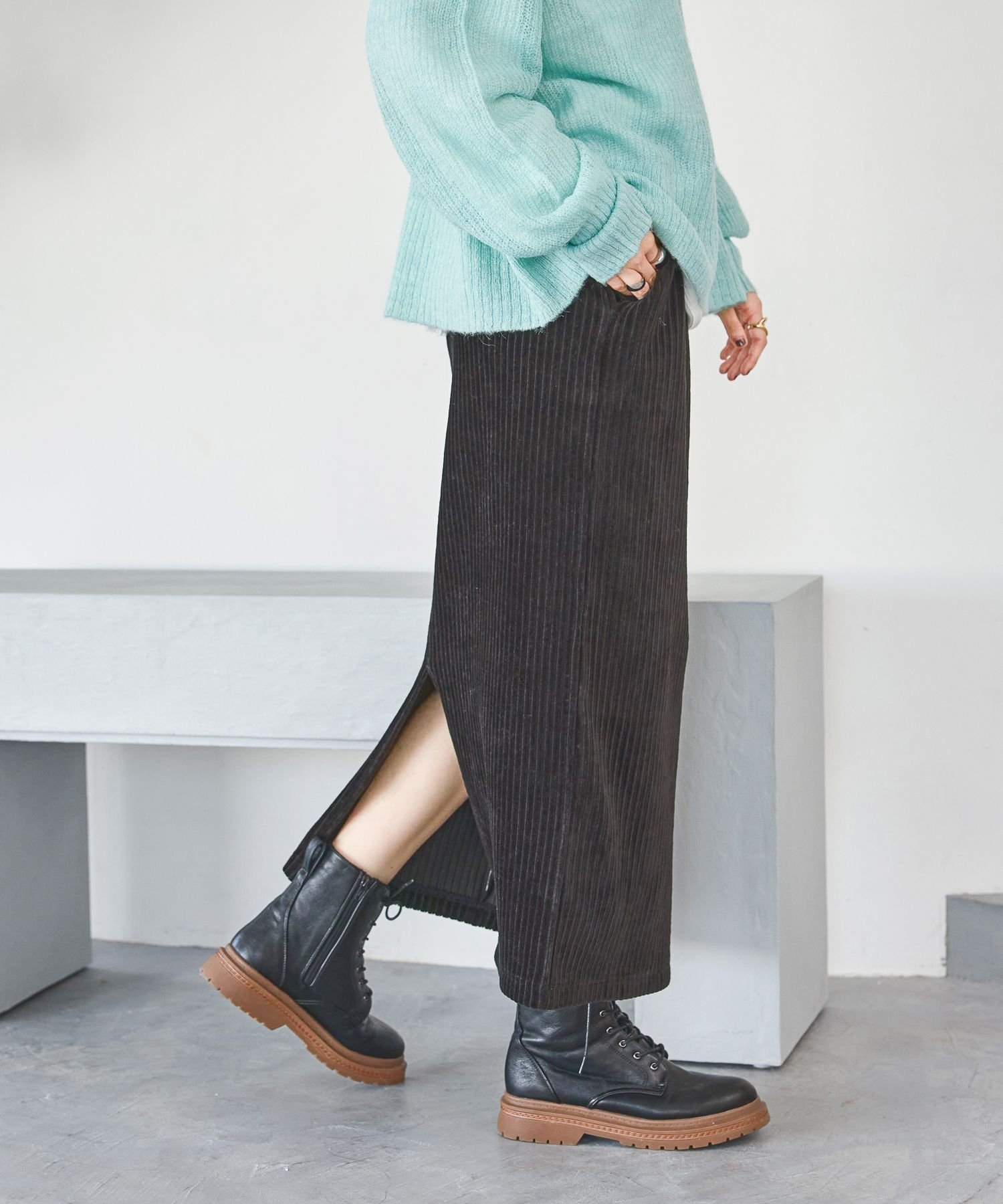 【ニコアンド/niko and】のストレッチカットコールスカート インテリア・キッズ・メンズ・レディースファッション・服の通販 founy(ファニー) ファッション Fashion レディースファッション Fashion for Women スカート Skirts おすすめ Recommended / Our Picks ストレッチ Stretch, Stretchy Fabric スリット Slit, Slit Detail タイトスカート Pencil Skirt, Tight Skirt フィット Fit, Slim Fit ポケット Pocket, Pocket Detail A/W・秋冬 Autumn/Winter ブラック|ID: prp329100004794032 ipo3291000000034870153