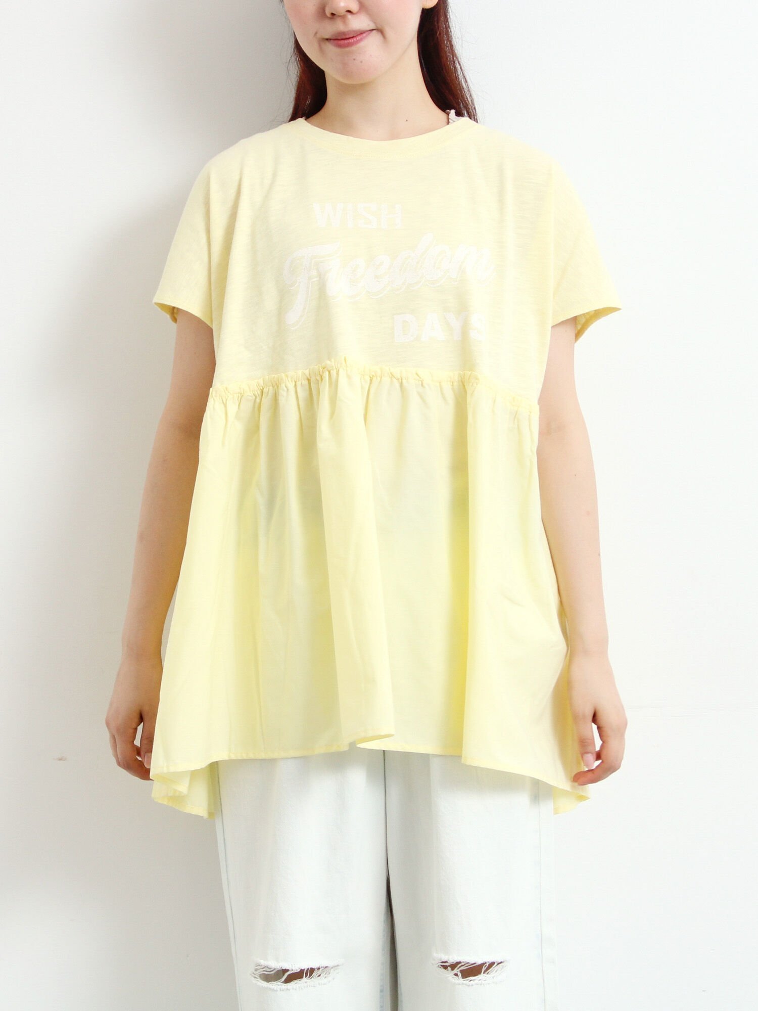 【サマンサモスモス/Samansa Mos2】の接触冷感 切替ギャザーロゴプリントフレンチ袖Tシャツ インテリア・キッズ・メンズ・レディースファッション・服の通販 founy(ファニー) ファッション Fashion レディースファッション Fashion for Women トップス・カットソー Cut & Sew Tops シャツ・ブラウス・オフィスカジュアル Elegant Blouses & Button-Ups ロングTシャツ・Tシャツ Longline T-Shirts & Tees ギャザー Gathered, Ruffled スリーブ Sleeve, Long Sleeve / Short Sleeve フレンチ French, French Style プリント Print, Printed Pattern ヴィンテージ Vintage Style 切替 Switching, Contrast Panel イエロー|ID: prp329100004794108 ipo3291000000034784883