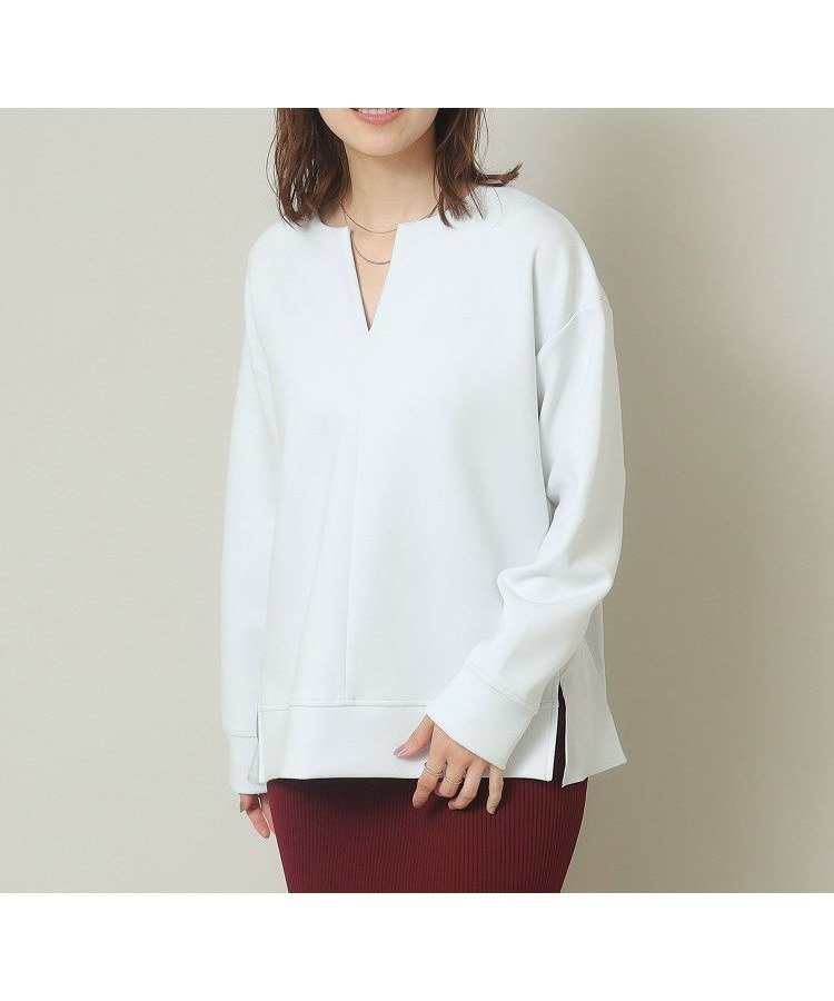 【イッツデモ/ITS' DEMO】の【手洗い可】キーネックプルオーバー インテリア・キッズ・メンズ・レディースファッション・服の通販 founy(ファニー) 　ファッション　Fashion　レディースファッション　Fashion for Women　トップス・カットソー　Cut & Sew Tops　カジュアルプルオーバー・ニットトップス　Pullovers & Knit Tops / Casual Pullovers　サテン　Satin, Glossy Fabric　スマート　Smart, Elegant　スリット　Slit, Slit Detail　フロント　Front, Front Design　リラックス　Relax, Relaxed Fit　エレガント 上品　Elegant　ライトグレー|ID: prp329100004794135 ipo3291000000034785048