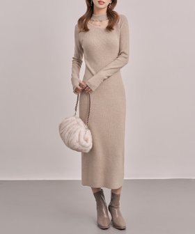 【セゾンドパピヨン/SAISON DE PAPILLON】のチョーカーネックニットロングワンピース 人気、トレンドファッション・服の通販 founy(ファニー) ファッション Fashion レディースファッション Fashion for Women ワンピース Dresses エレガント 上品 Elegant シンプル Simple, Minimal スリット Slit, Slit Detail ドレス Dress, One-Piece 長袖 Long Sleeve, Full Sleeve フィット Fit, Slim Fit マキシ Maxi, Full Length 無地 Plain, Solid Color A/W・秋冬 Autumn/Winter |ID:prp329100004794143
