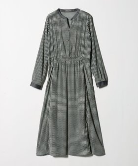 【ユナイテッドアローズ/UNITED ARROWS】 プリント ギャザー スキッパーワンピース A DAY IN THE LIFE人気、トレンドファッション・服の通販 founy(ファニー) ファッション Fashion レディースファッション Fashion for Women ワンピース Dresses カーディガン Cardigan, Knitwear ギャザー Gathered, Ruffled クラシカル Classical, Vintage-Inspired サテン Satin, Glossy Fabric スキッパー Skipper, Open Collar チェーン Chain, Chain Strap トレンド Trend, Trending Now バランス Balance, Style Balance フェイス Face, Facial Design プリント Print, Printed Pattern メタル Metal, Metal Parts 無地 Plain, Solid Color アウトレット Outlet / Clearance エレガント 上品 Elegant ビジネス 仕事 通勤 Business / Work / Commuting 結婚式 Wedding 二次会 After Party |ID:prp329100004794145