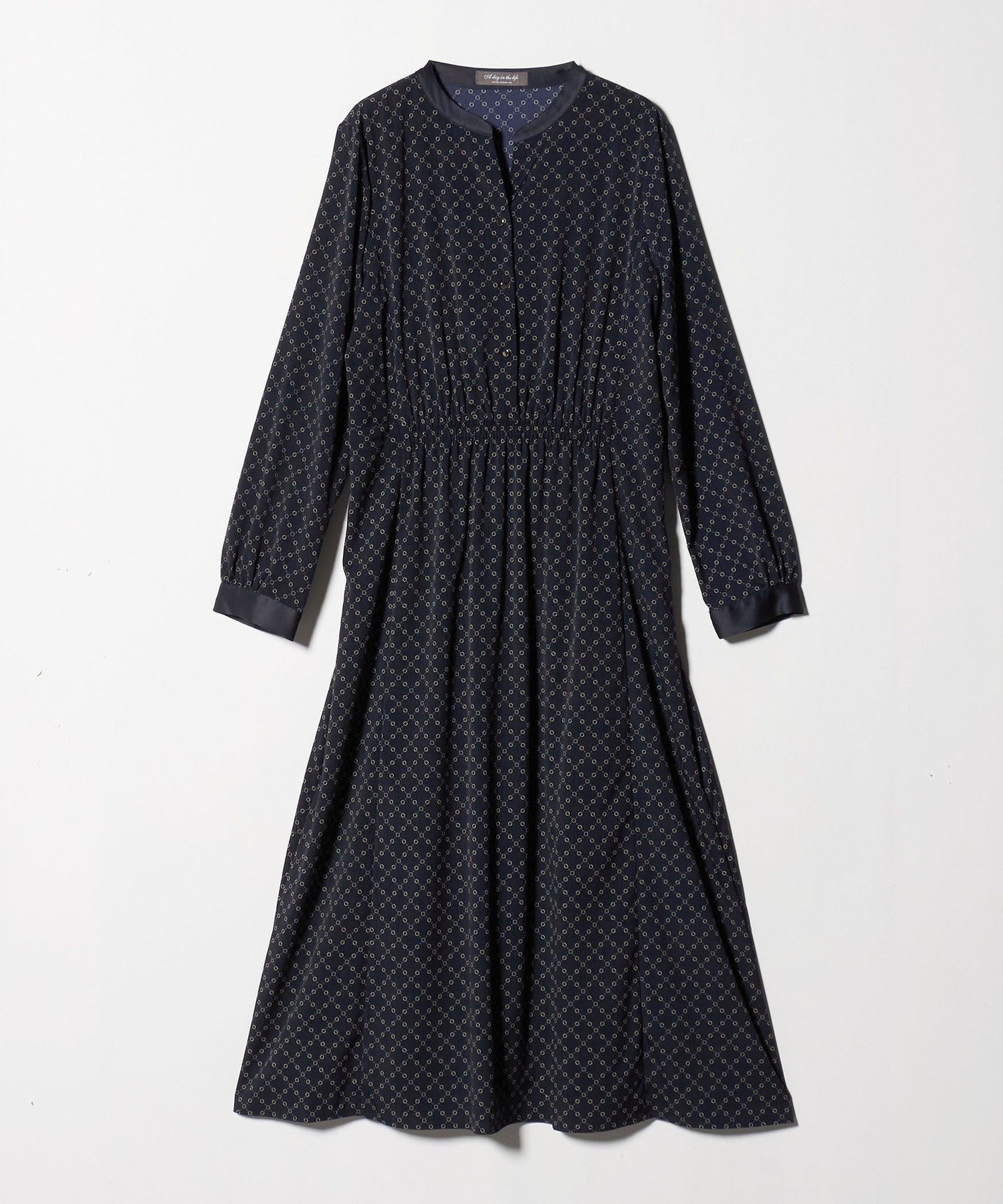 【ユナイテッドアローズ/UNITED ARROWS】のプリント ギャザー スキッパーワンピース A DAY IN THE LIFE インテリア・キッズ・メンズ・レディースファッション・服の通販 founy(ファニー) ファッション Fashion レディースファッション Fashion for Women ワンピース Dresses カーディガン Cardigan, Knitwear ギャザー Gathered, Ruffled クラシカル Classical, Vintage-Inspired サテン Satin, Glossy Fabric スキッパー Skipper, Open Collar チェーン Chain, Chain Strap トレンド Trend, Trending Now バランス Balance, Style Balance フェイス Face, Facial Design プリント Print, Printed Pattern メタル Metal, Metal Parts 無地 Plain, Solid Color アウトレット Outlet / Clearance エレガント 上品 Elegant ビジネス 仕事 通勤 Business / Work / Commuting 結婚式 Wedding 二次会 After Party NAVY|ID: prp329100004794145 ipo3291000000034785108