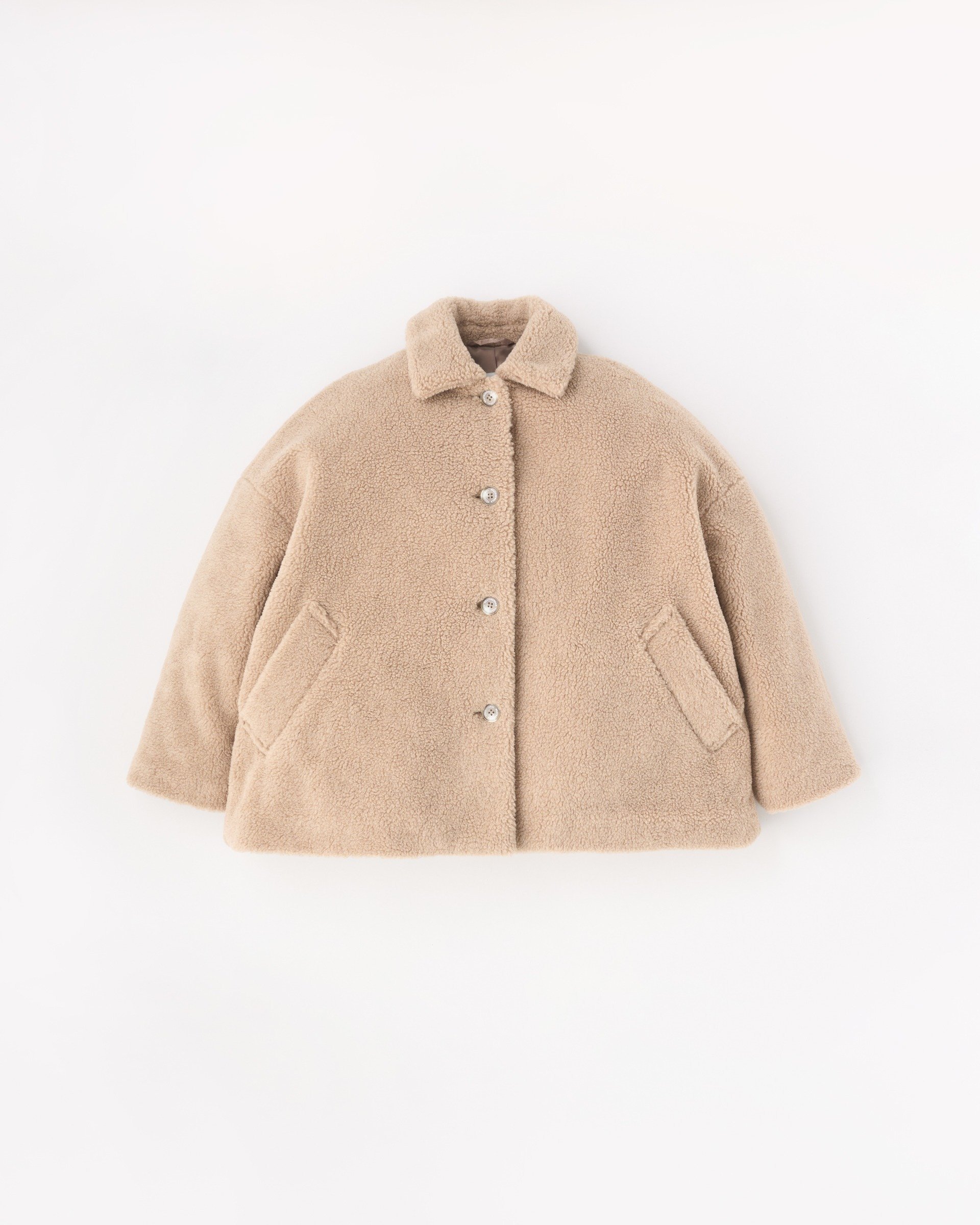 【トラディショナル ウェザーウェア/TWW / Traditional Weatherwear】のMALTON SHORT BUTTON THROUGH ECO FUR インテリア・キッズ・メンズ・レディースファッション・服の通販 founy(ファニー) ファッション Fashion レディースファッション Fashion for Women ショルダー Shoulder, Shoulder Strap スタンダード Standard, Basic デニム Denim, Jeans Material ドレス Dress, One-Piece ドロップ Drop Shoulder, Dropped Style フロント Front, Front Design ムートン Shearling, Mouton リュクス Luxury, Elegant, High-End, Chic 人気 Popular, Best Seller ベージュ|ID: prp329100004794207 ipo3291000000034785431