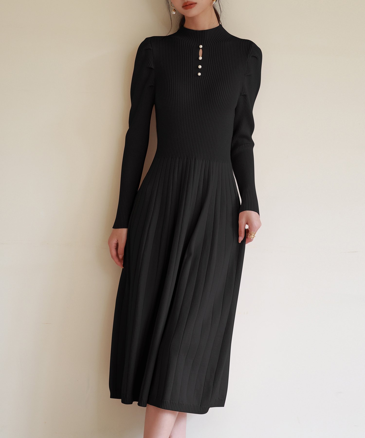 【セゾンドパピヨン/SAISON DE PAPILLON】のプチハイネックミモレ丈ワンピース インテリア・キッズ・メンズ・レディースファッション・服の通販 founy(ファニー) ファッション Fashion レディースファッション Fashion for Women ワンピース Dresses コンシャス Conscious, Bodycon コンパクト Compact, Small Size シンプル Simple, Minimal スリット Slit, Slit Detail スリーブ Sleeve, Long Sleeve / Short Sleeve ドッキング Docking, Mixed Material パール Pearl, Pearl Accent フィット Fit, Slim Fit フェミニン Feminine, Girly フロント Front, Front Design プリーツ Pleats, Pleated ランダム Random, Irregular ロング Long, Long-Length エレガント 上品 Elegant ブラック|ID: prp329100004794257 ipo3291000000034785697