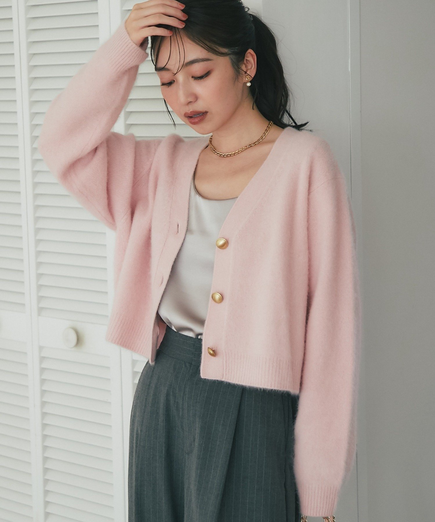 【ラブティックボンボン/La boutique BonBon】の【上質・ふわふわ】ヘアリーヤーンメタルボタンカーディガン インテリア・キッズ・メンズ・レディースファッション・服の通販 founy(ファニー) 　ファッション　Fashion　レディースファッション　Fashion for Women　トップス・カットソー　Cut & Sew Tops　カーディガン・羽織り　Layered Style Cardigans　カットソー　Cut and Sewn Top　カーディガン　Cardigan, Knitwear　キャミソール　Camisole, Spaghetti Strap Top　クロップド　Cropped, Short Length　シンプル　Simple, Minimal　タンク　Tank Top, Sleeveless Top　バランス　Balance, Style Balance　フェミニン　Feminine, Girly　フロント　Front, Front Design　ボトム　Bottoms, Lower Wear　リラックス　Relax, Relaxed Fit　おすすめ　Recommended / Our Picks　エレガント 上品　Elegant　ピンク|ID: prp329100004794265 ipo3291000000034871859