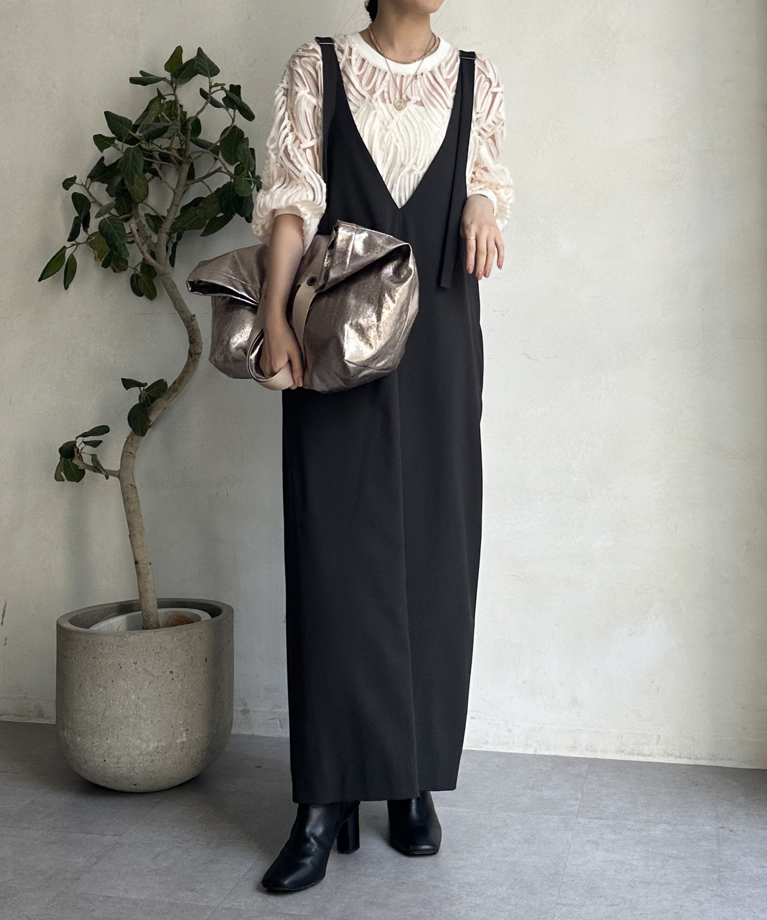 【ドゥドゥ/DouDou】の【新色追加/前後2WAYで着られる】深Vワンピース インテリア・キッズ・メンズ・レディースファッション・服の通販 founy(ファニー) ファッション Fashion レディースファッション Fashion for Women ワンピース Dresses インナー Innerwear スマート Smart, Elegant ダブル Double, Double-Breasted フレア Flare, Flared フロント Front, Front Design S/S・春夏 SS, Spring/Summer, Warm Season 再入荷 Restock / Back in Stock 夏 Summer 2026年 2026 チャコールグレー|ID: prp329100004794291 ipo3291000000034843892