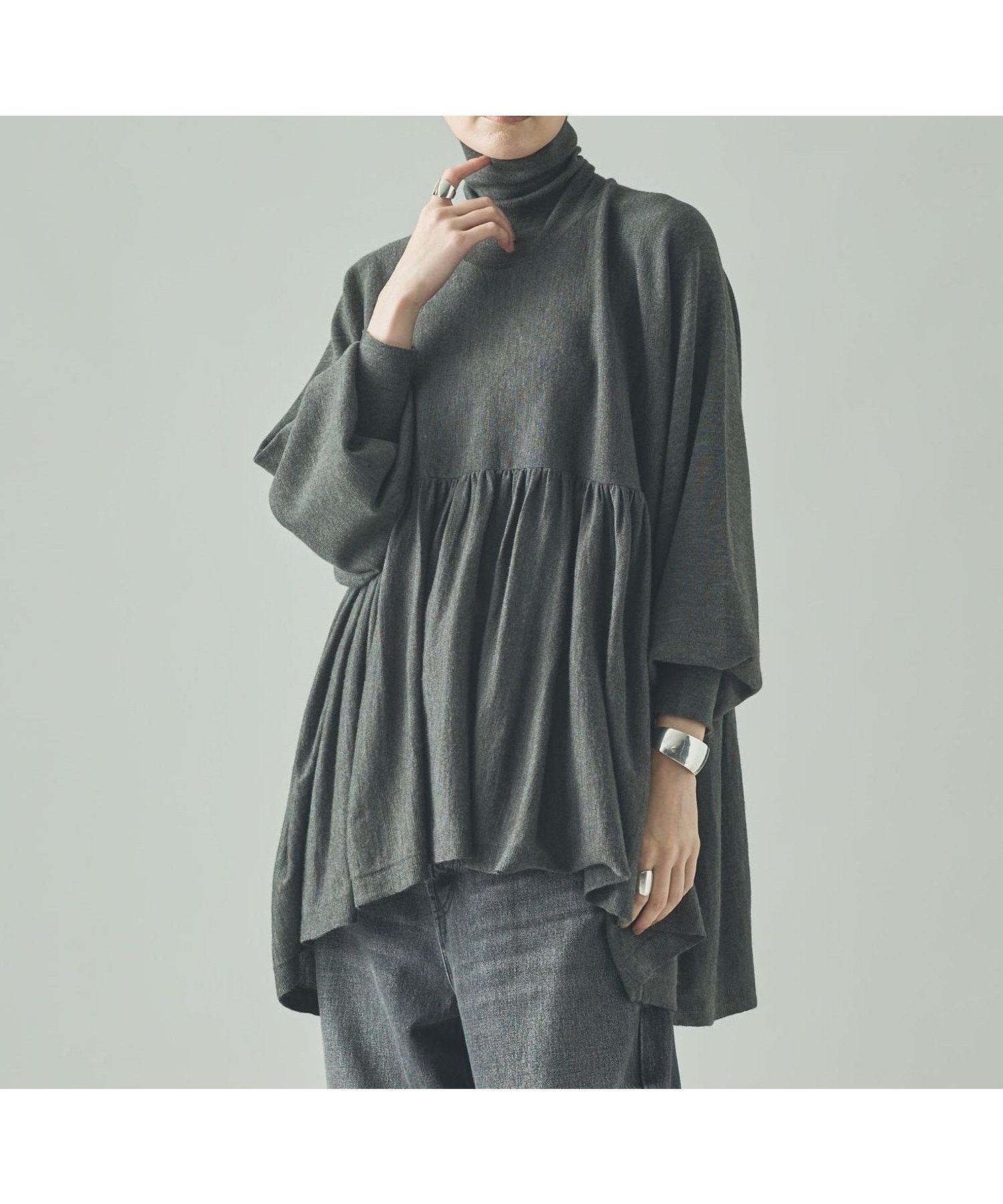 【カレンソロジー/Curensology】のハイネックギャザーニットプルオーバー インテリア・キッズ・メンズ・レディースファッション・服の通販 founy(ファニー) 　ファッション　Fashion　レディースファッション　Fashion for Women　トップス・カットソー　Cut & Sew Tops　ニット　Knit Tops & Sweaters　カジュアルプルオーバー・ニットトップス　Pullovers & Knit Tops / Casual Pullovers　エレガント 上品　Elegant　ギャザー　Gathered, Ruffled　デニム　Denim, Jeans Material　ハイネック　High Neck, Mock Neck　バランス　Balance, Style Balance　フレア　Flare, Flared　ワイド　Wide, Wide Fit　冬　Winter / This Winter　グレー15|ID: prp329100004794294 ipo3291000000034785935