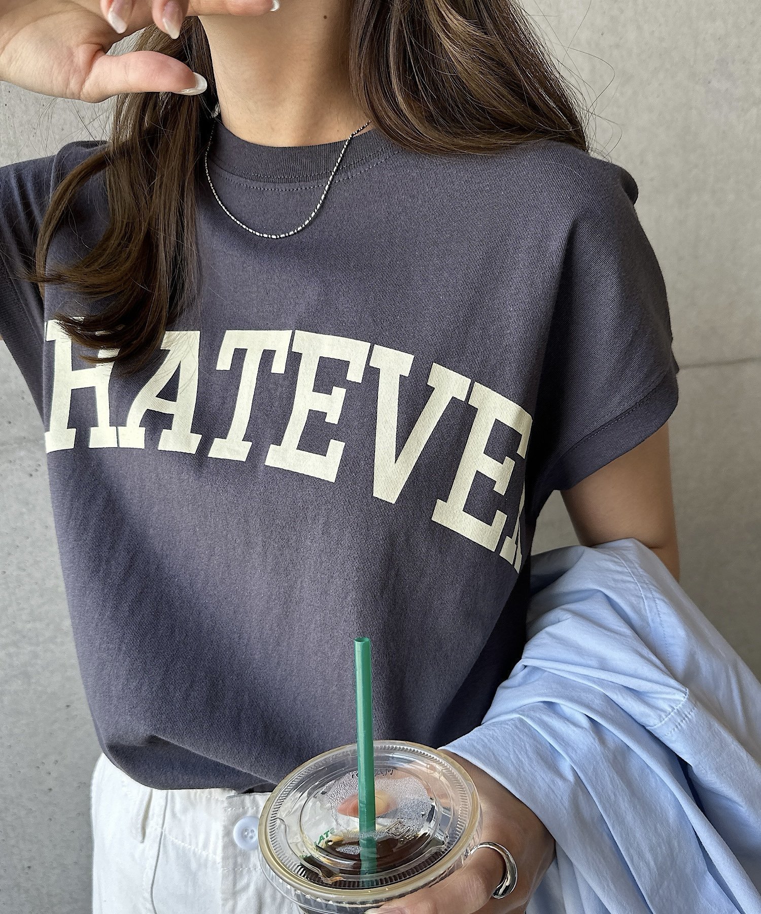 【アンドミー/andme】のコットン 天竺 ロゴプリント フレンチスリーブ Tシャツ インテリア・キッズ・メンズ・レディースファッション・服の通販 founy(ファニー) ファッション Fashion レディースファッション Fashion for Women トップス・カットソー Cut & Sew Tops シャツ・ブラウス・オフィスカジュアル Elegant Blouses & Button-Ups ロングTシャツ・Tシャツ Longline T-Shirts & Tees サロペット Overalls, Salopette スリット Slit, Slit Detail スリーブ Sleeve, Long Sleeve / Short Sleeve 人気 Popular, Best Seller フレンチ French, French Style プリント Print, Printed Pattern ロング Long, Long-Length おすすめ Recommended / Our Picks チャコールグレー|ID: prp329100004794399 ipo3291000000034786444