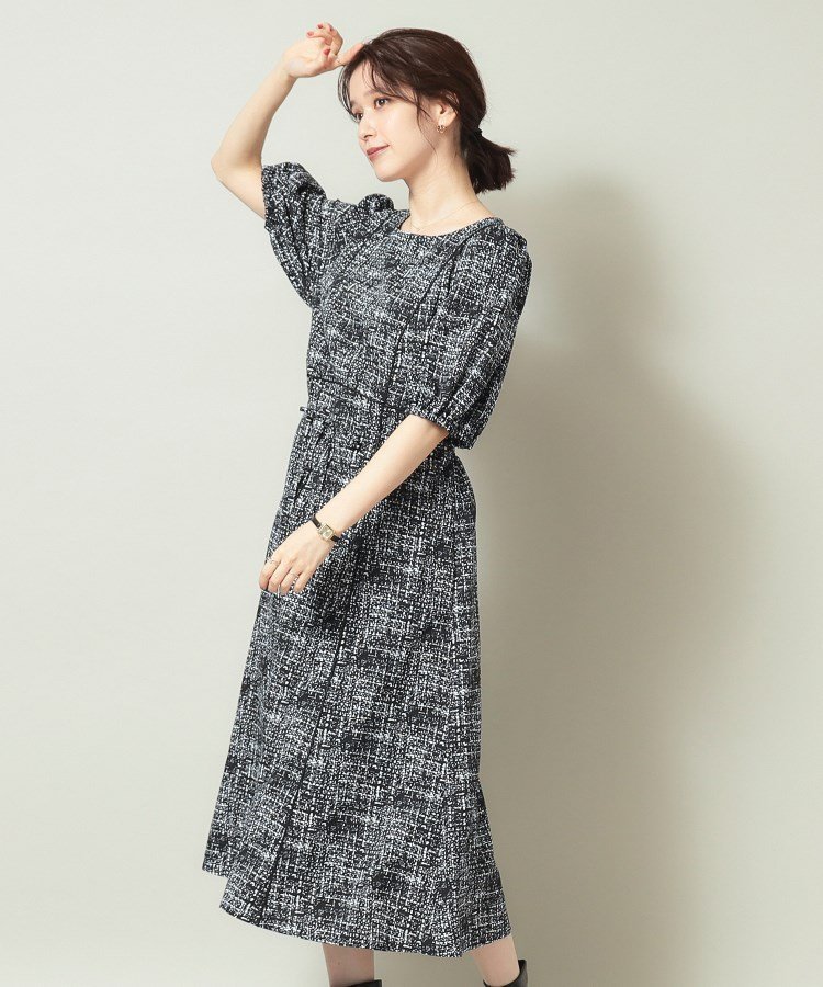 【イッツデモ/ITS' DEMO】の【薄手/後ろウエストシャーリング/手洗い可】ツイード調プリントワンピ インテリア・キッズ・メンズ・レディースファッション・服の通販 founy(ファニー) ファッション Fashion レディースファッション Fashion for Women ワンピース Dresses クラシカル Classical, Vintage-Inspired シャーリング Shirring, Ruched スマート Smart, Elegant ツイード Twill, Twill Weave フィット Fit, Slim Fit フラット Flat, Flat Shoes プリント Print, Printed Pattern リボン Ribbon, Bow エレガント 上品 Elegant 秋 Autumn ブラック|ID: prp329100004794403 ipo3291000000034844767