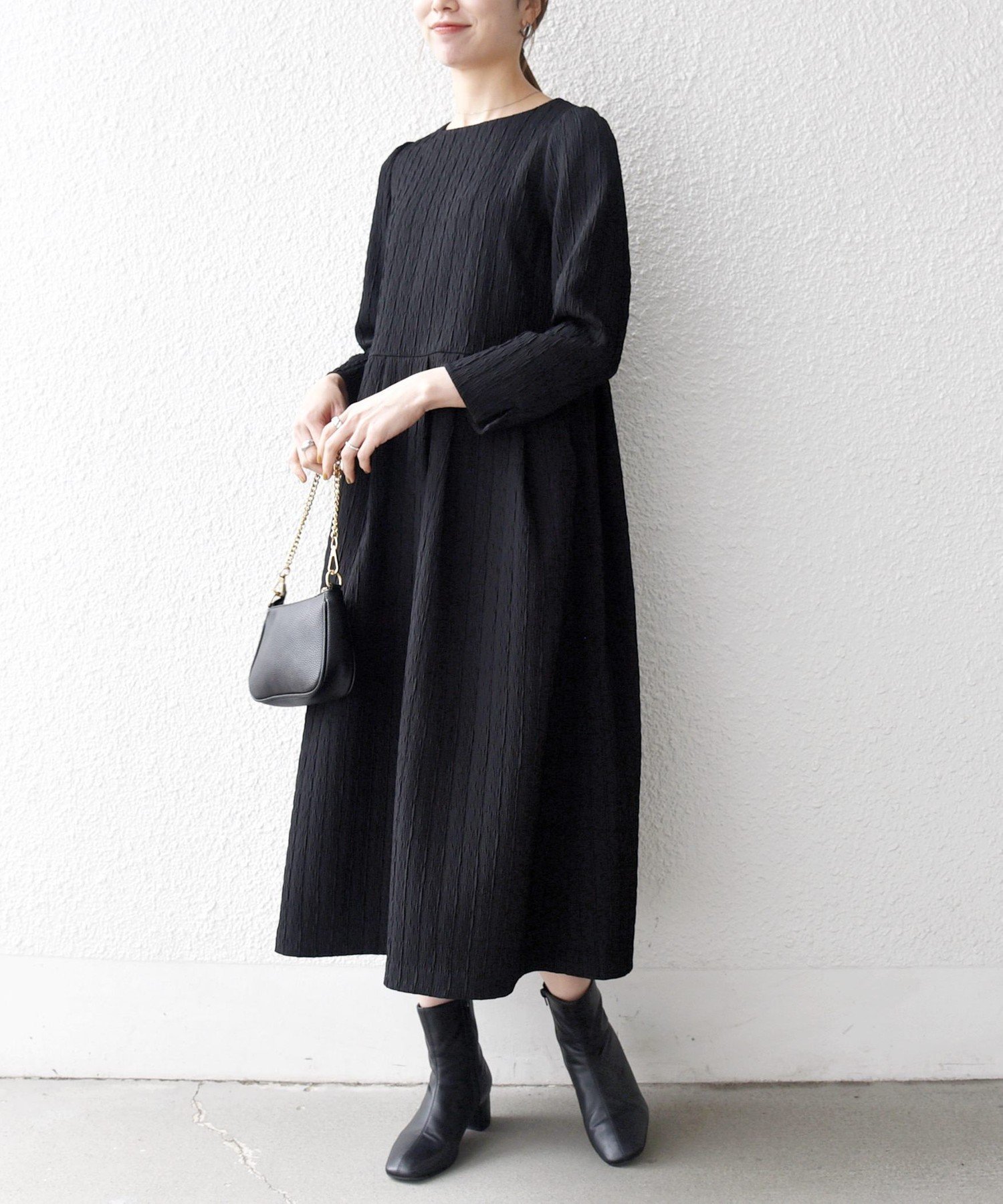 【シップス フォー ウィメン/SHIPS】のSHIPS any 手洗い可能 ジャカード ウエスト タック ノーカラー ワンピース NAVY BLUE インテリア・キッズ・メンズ・レディースファッション・服の通販 founy(ファニー) ファッション Fashion レディースファッション Fashion for Women ワンピース Dresses アクセサリー Fashion Accessories 洗える Machine Washable コンパクト Compact, Small Size 切替 Switching, Contrast Panel ジャカード/ジャガード Jacquard, Woven Pattern タートル Turtleneck, Turtle Collar フレア Flare, Flared ロング Long, Long-Length おすすめ Recommended / Our Picks エレガント 上品 Elegant セレモニー Ceremony 2025年 2025 2025-2026秋冬・A/W Autumn/Winter 2025–26 AW25–26 ブラック|ID: prp329100004794485 ipo3291000000034786955