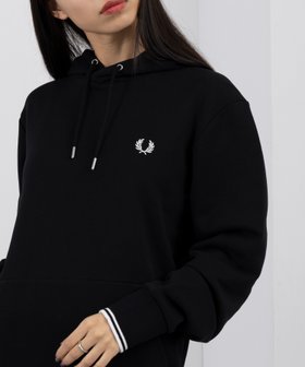 【カセットチャート/Cassette Chart】のFRED PERRY/フレッドペリー スウェットパーカー ワンポイントロゴ刺繍 M2643 人気、トレンドファッション・服の通販 founy(ファニー) ファッション Fashion レディースファッション Fashion for Women トップス・カットソー Cut & Sew Tops レディースパーカー・カジュアルフーディー Casual Hoodies & Sweatshirts スウェット・クルーネックトップス Sweatshirts & Crewnecks / Relaxed Fit Sweat Tops アクセサリー Fashion Accessories 厚底 Platform Shoes カーゴパンツ Cargo Pants, Utility Pants クラシカル Classical, Vintage-Inspired シンプル Simple, Minimal ジャケット Jacket, Outerwear スタイリッシュ Stylish, Fashionable スニーカー Sneakers, Trainers セットアップ Set-Up, Coordinated Outfit トレンド Trend, Trending Now 人気 Popular, Best Seller ポロシャツ Polo Shirt, Collared Tee マフラー Scarf, Muffler メンズ Men's, Menswear モッズコート Mods Coat, Military Parka リラックス Relax, Relaxed Fit ワンポイント One Point, Statement Accent 再入荷 Restock / Back in Stock おすすめ Recommended / Our Picks エレガント 上品 Elegant |ID:prp329100004794537
