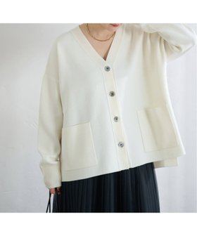 【イエナ/IENA】のスーパーファインスムースVネックミドルカーディガン 人気、トレンドファッション・服の通販 founy(ファニー) ファッション Fashion レディースファッション Fashion for Women トップス・カットソー Cut & Sew Tops カーディガン・羽織り Layered Style Cardigans Vネックトップス V-Neck Tops / V-Cut Neckline Shirts 2025年 2025 2025-2026秋冬・A/W Autumn/Winter 2025–26 AW25–26 カーディガン Cardigan, Knitwear シンプル Simple, Minimal セットアップ Set-Up, Coordinated Outfit デニム Denim, Jeans Material フロント Front, Front Design プリーツ Pleats, Pleated ボトム Bottoms, Lower Wear ポケット Pocket, Pocket Detail リラックス Relax, Relaxed Fit エレガント 上品 Elegant 人気 Popular, Best Seller |ID:prp329100004794545