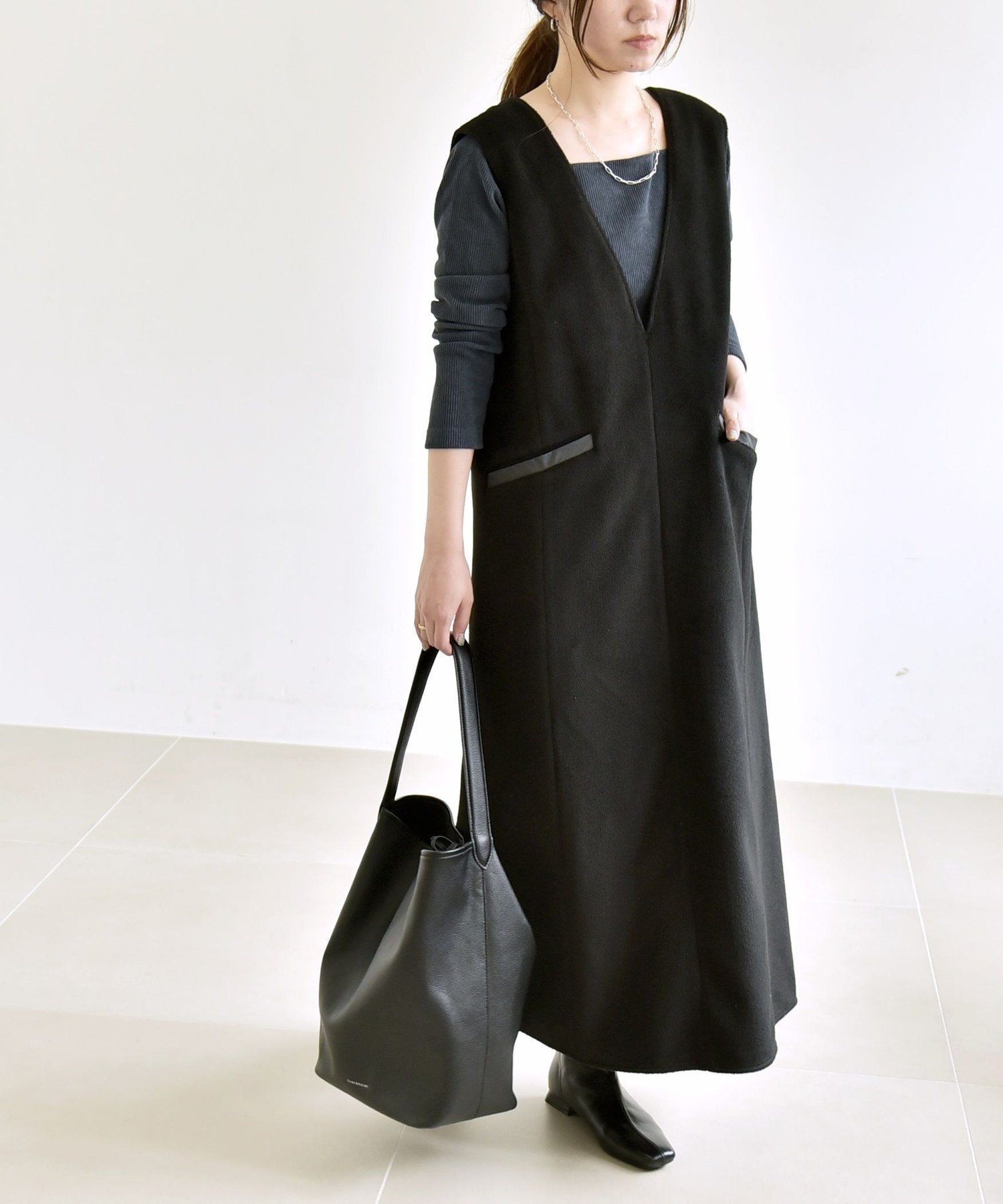 【シップス フォー ウィメン/SHIPS】のquaranciel ジャージー メルトン Vネック ジャンパー スカート 人気、トレンドファッション・服の通販 founy(ファニー) ファッション Fashion レディースファッション Fashion for Women スカート Skirts スウェット / スエット Sweatshirt, Sweatwear ストレート Straight, Straight Cut スリット Slit, Slit Detail パーカー Hoodie, Parka フレア Flare, Flared フロント Front, Front Design ポケット Pocket, Pocket Detail メルトン Melton, Heavy Wool リブニット Rib Knit, Ribbed Knit ビジネス 仕事 通勤 Business / Work / Commuting 2025年 2025 2025-2026秋冬・A/W Autumn/Winter 2025–26 AW25–26 other-1|ID: prp329100004794591 ipo3291000000034787680