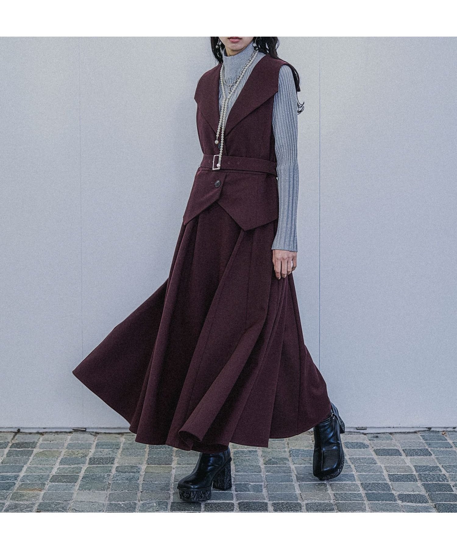 【ハレ/HARE】のVネックレイヤードライクワンピース インテリア・キッズ・メンズ・レディースファッション・服の通販 founy(ファニー) 　ファッション　Fashion　レディースファッション　Fashion for Women　ワンピース　Dresses　インナー　Innerwear　ウェーブ　Wavy Pattern　コルセット　Corset, Bustier　シューズ　Shoes, Footwear　シンプル　Simple, Minimal　ストレート　Straight, Straight Cut　スーツ　Suit, Formalwear　ノースリーブ　Sleeveless, No-Sleeve　バレエ　Ballet, Ballet Style　ビッグ　Big, Oversized　フロント　Front, Front Design　ブラウジング　Blouson Silhouette, Cinched Waist　ベスト　Vest, Waistcoat　ワイド　Wide, Wide Fit　おすすめ　Recommended / Our Picks　エレガント 上品　Elegant　ボルドー39|ID: prp329100004794595 ipo3291000000034787701