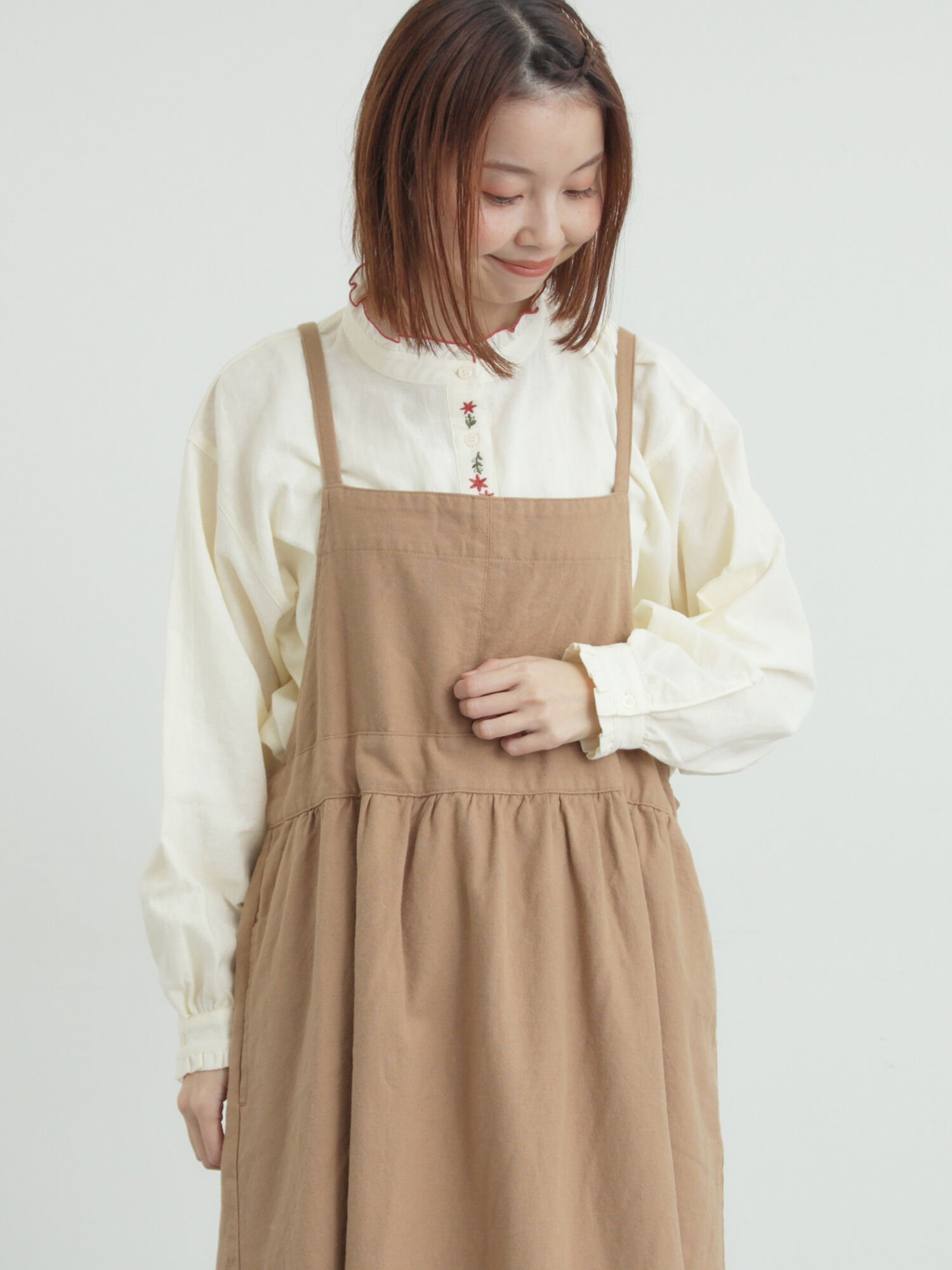 【サマンサモスモス/Samansa Mos2】の前立て刺繍フリルブラウス インテリア・キッズ・メンズ・レディースファッション・服の通販 founy(ファニー) ファッション Fashion レディースファッション Fashion for Women トップス・カットソー Cut & Sew Tops シャツ・ブラウス・オフィスカジュアル Elegant Blouses & Button-Ups おすすめ Recommended / Our Picks クラシカル Classical, Vintage-Inspired デニム Denim, Jeans Material フリル Frill, Ruffle キナリ|ID: prp329100004794602 ipo3291000000034787738