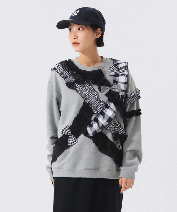 【ビームス ウイメン/BEAMS】の【別注】TORI-TO / リボン スウェット シャツ 25AW インテリア・キッズ・メンズ・レディースファッション・服の通販 founy(ファニー) https://founy.com/ ファッション Fashion レディースファッション Fashion for Women トップス・カットソー Cut & Sew Tops シャツ・ブラウス・オフィスカジュアル Elegant Blouses & Button-Ups レディースパーカー・カジュアルフーディー Casual Hoodies & Sweatshirts スウェット・クルーネックトップス Sweatshirts & Crewnecks / Relaxed Fit Sweat Tops インナー Innerwear 春 Spring ガーリー Girly, Feminine Style ジャケット Jacket, Outerwear スウェット / スエット Sweatshirt, Sweatwear ダウン Down, Puffer デニム Denim, Jeans Material 人気 Popular, Best Seller ハンド Hand, Handmade パッチワーク Patchwork, Mixed Fabric フェミニン Feminine, Girly フリル Frill, Ruffle プリント Print, Printed Pattern 別注 Limited Edition, Custom Order リボン Ribbon, Bow リラックス Relax, Relaxed Fit ワイド Wide, Wide Fit S/S・春夏 SS, Spring/Summer, Warm Season おすすめ Recommended / Our Picks 日本製 Made In Japan 夏 Summer 2025年 2025 2025-2026秋冬・A/W Autumn/Winter 2025–26 AW25–26 |ID: prp329100004794614 ipo3291000000034787843