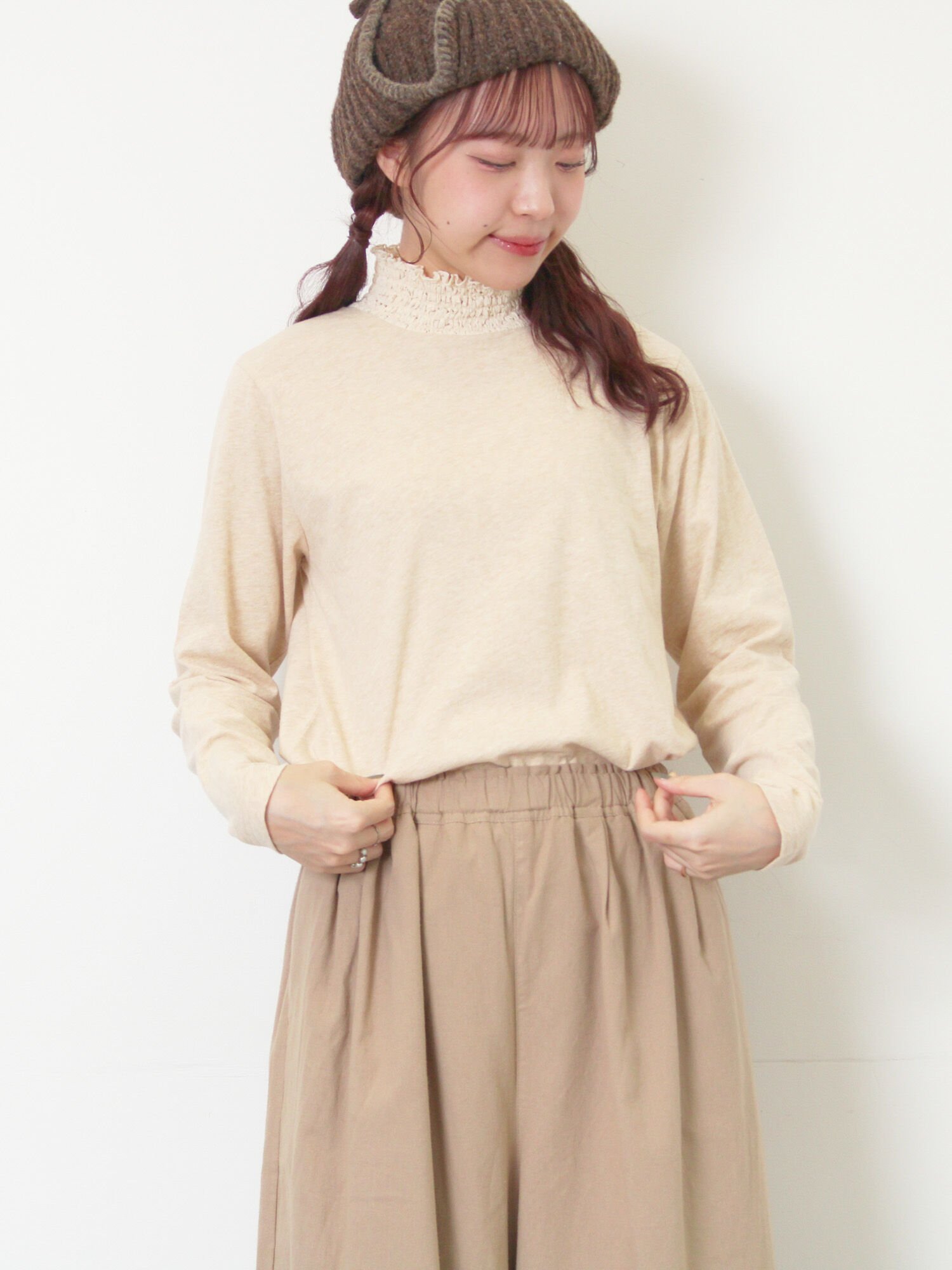 【サマンサモスモス/Samansa Mos2】の【吸湿発熱】襟レースシャーリングカットソー インテリア・キッズ・メンズ・レディースファッション・服の通販 founy(ファニー) ファッション Fashion レディースファッション Fashion for Women トップス・カットソー Cut & Sew Tops カットソー・ベーシックTシャツ Cut-and-Sewn Tops / Stretch Tees & Basics インナー Innerwear カットソー Cut and Sewn Top シャーリング Shirring, Ruched レース Lace, Lace Fabric エレガント 上品 Elegant ベージュ|ID: prp329100004794712 ipo3291000000034788720