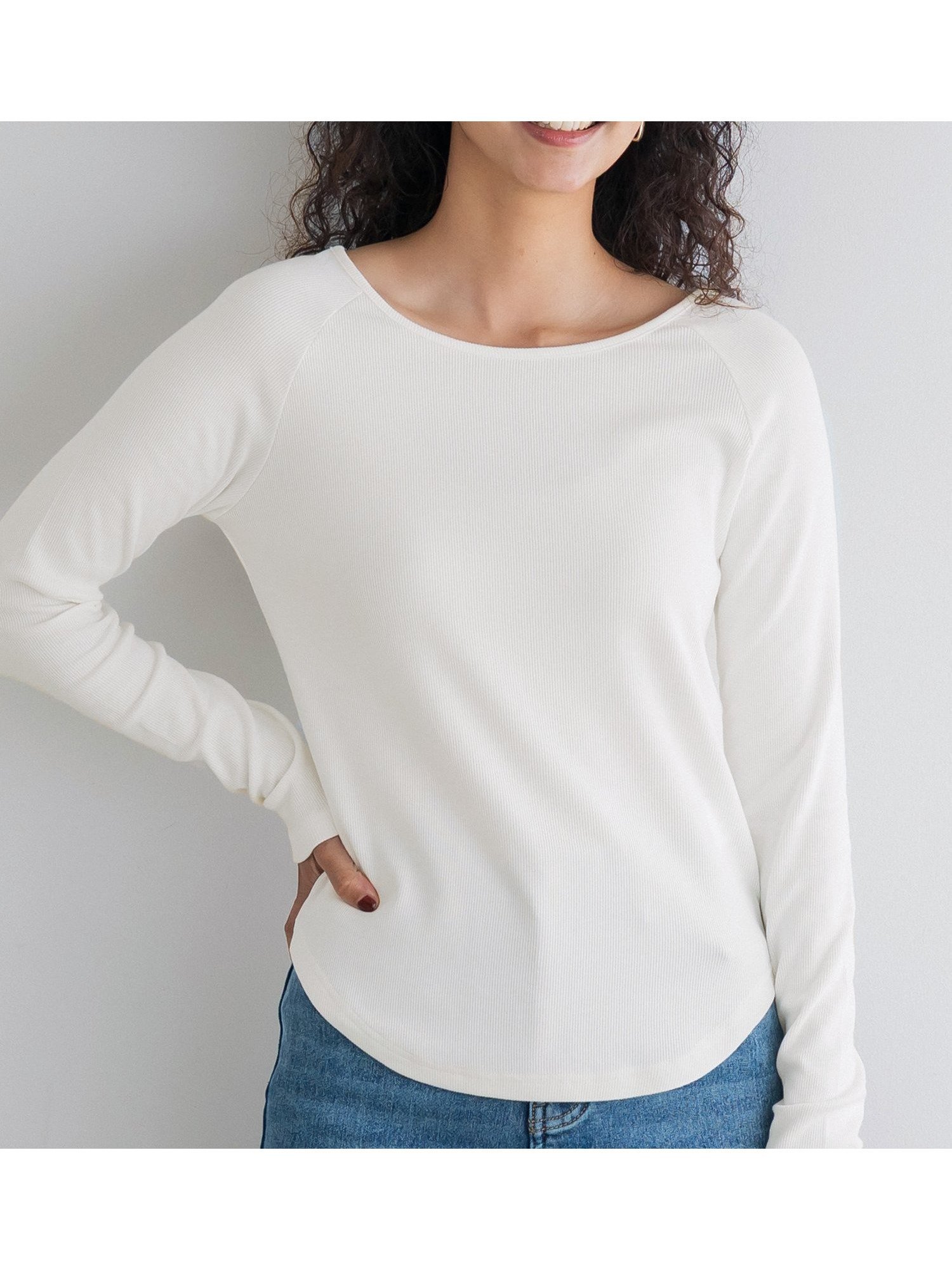 【コカ/COCA】の微起毛ラウンドトップス インテリア・キッズ・メンズ・レディースファッション・服の通販 founy(ファニー) ファッション Fashion レディースファッション Fashion for Women トップス・カットソー Cut & Sew Tops インナー Innerwear カットソー Cut and Sewn Top シンプル Simple, Minimal ストレッチ Stretch, Stretchy Fabric スラックス Slacks, Dress Pants デニム Denim, Jeans Material なめらか Smooth, Silky Texture ベスト Vest, Waistcoat ポケット Pocket, Pocket Detail 無地 Plain, Solid Color ラウンド Round, Round Neck A/W・秋冬 Autumn/Winter おすすめ Recommended / Our Picks 2025年 2025 2025-2026秋冬・A/W Autumn/Winter 2025–26 AW25–26 White|ID: prp329100004794795 ipo3291000000034789360