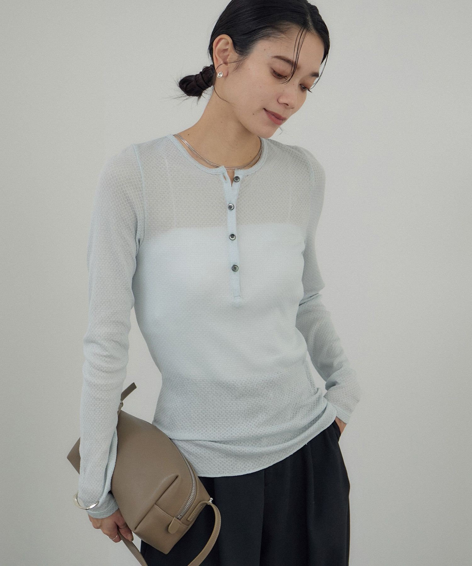 【サロン アダム エ ロペ/SALON adam et rope'】の鹿の子フライスヘンリーネックプルオーバー インテリア・キッズ・メンズ・レディースファッション・服の通販 founy(ファニー) 　ファッション　Fashion　レディースファッション　Fashion for Women　トップス・カットソー　Cut & Sew Tops　カジュアルプルオーバー・ニットトップス　Pullovers & Knit Tops / Casual Pullovers　インナー　Innerwear　ヴィンテージ　Vintage Style　鹿の子　Piqué, Kanoko Fabric　シルク　Silk, 100% Silk　フィット　Fit, Slim Fit　サックス(48)|ID: prp329100004794878 ipo3291000000034789881