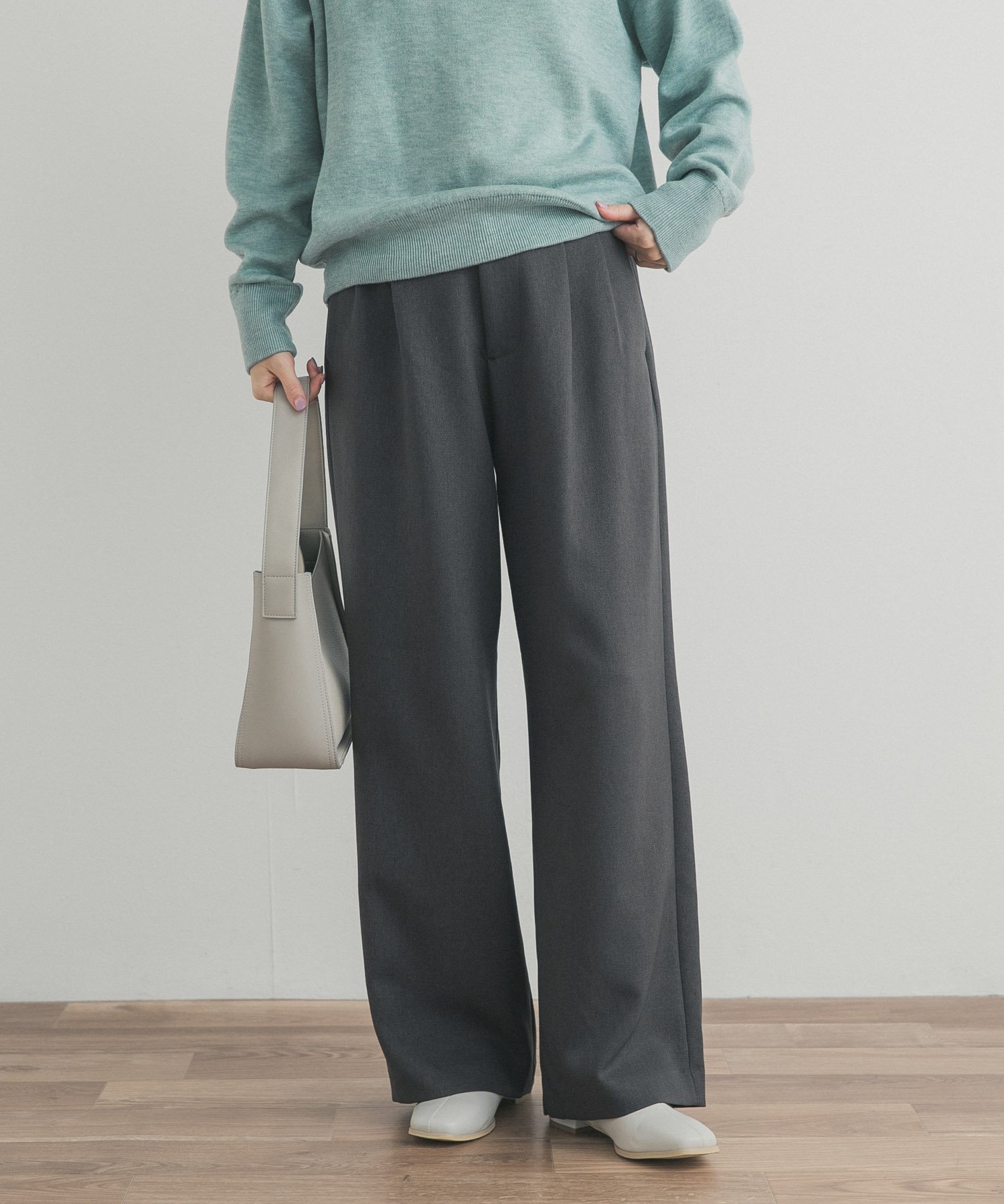 【アーバンリサーチ ドアーズ/URBAN RESEARCH DOORS】の『UR TECH SMOOTHLUXE』ワイドトラウザー インテリア・キッズ・メンズ・レディースファッション・服の通販 founy(ファニー) ファッション Fashion レディースファッション Fashion for Women ストレート Straight, Straight Cut リラックス Relax, Relaxed Fit ワイド Wide, Wide Fit A/W・秋冬 Autumn/Winter 冬 Winter / This Winter エレガント 上品 Elegant 2025年 2025 2025-2026秋冬・A/W Autumn/Winter 2025–26 AW25–26 CHARCOAL|ID: prp329100004794903 ipo3291000000034790002