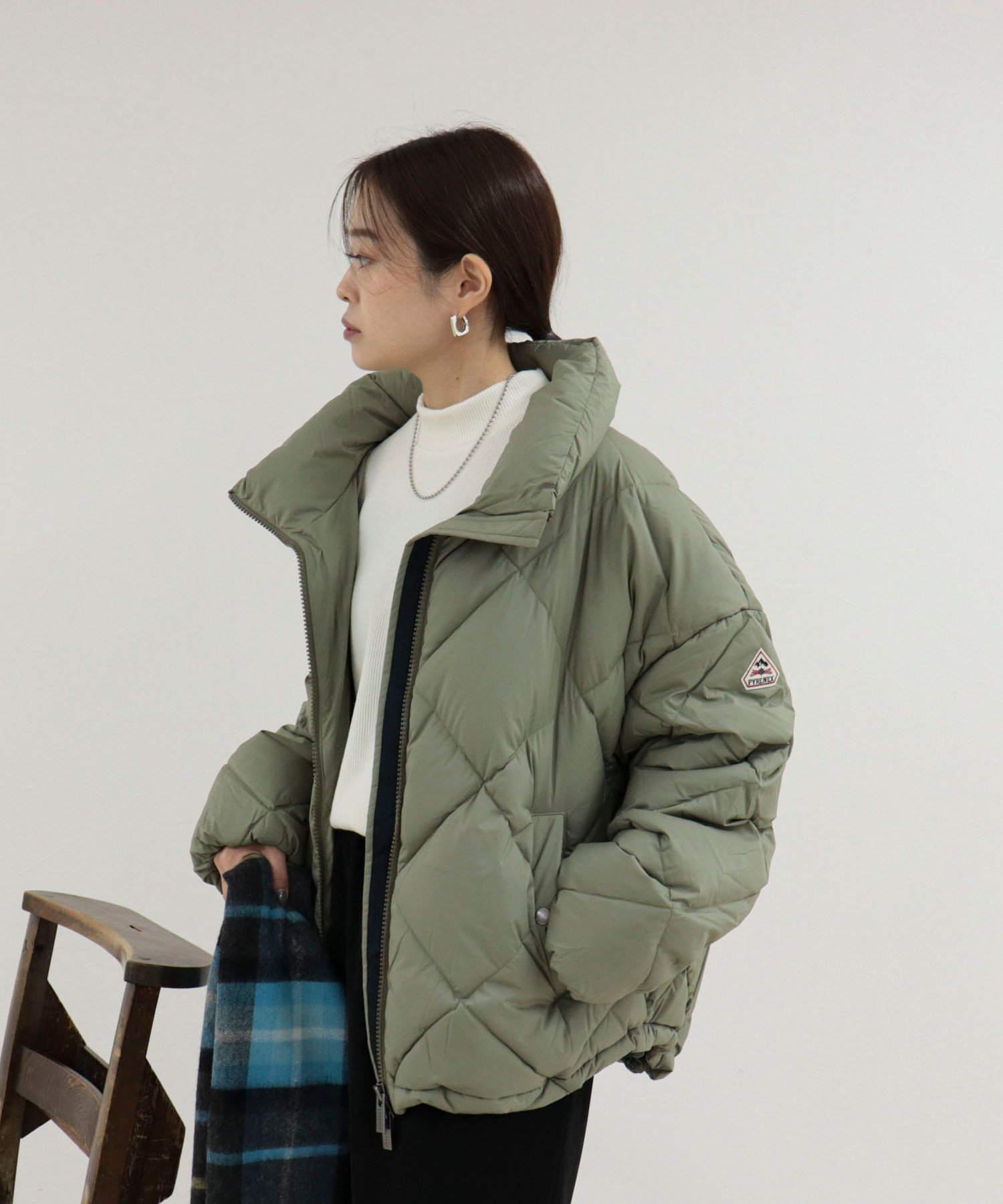 【フレディ&グロスター/FREDY&GLOSTER】の【PYRENEX/ピレネックス】ADELE HWY009 インテリア・キッズ・メンズ・レディースファッション・服の通販 founy(ファニー) 　ファッション　Fashion　レディースファッション　Fashion for Women　インナー　Innerwear　キルト　Quilt, Quilted Fabric　クラシック　Classic, Timeless Style　ショルダー　Shoulder, Shoulder Strap　ショート　Short, Short Length　ジャケット　Jacket, Outerwear　ストレッチ　Stretch, Stretchy Fabric　ダイヤモンド　Diamond, Brilliant Cut　ダウン　Down, Puffer　デニム　Denim, Jeans Material　ドロップ　Drop Shoulder, Dropped Style　フランス　France, French　フロント　Front, Front Design　プレミアム　Premium, High-End　ポケット　Pocket, Pocket Detail　防寒　Cold Protection, Winter-Ready　マフラー　Scarf, Muffler　ラウンド　Round, Round Neck　リラックス　Relax, Relaxed Fit　おすすめ　Recommended / Our Picks　2025年　2025　2025-2026秋冬・A/W　Autumn/Winter 2025–26 AW25–26　カーキ|ID: prp329100004794991 ipo3291000000034790496