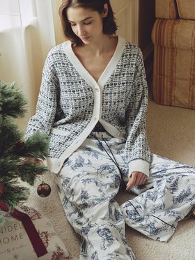 【スナイデル ホーム/SNIDEL HOME】の【Warm Satin】ホリデージュイロングパンツ 人気、トレンドファッション・服の通販 founy(ファニー) ファッション Fashion レディースファッション Fashion for Women パンツ Pants & Trousers スマート Smart, Elegant タッセル Tassel, Fringe 人気 Popular, Best Seller パイピング Piping, Trim Design パジャマ Pajamas, Sleepwear プリント Print, Printed Pattern ポケット Pocket, Pocket Detail リラックス Relax, Relaxed Fit ロング Long, Long-Length ワイド Wide, Wide Fit おすすめ Recommended / Our Picks ホリデーシーズン Holiday Season |ID:prp329100004795001