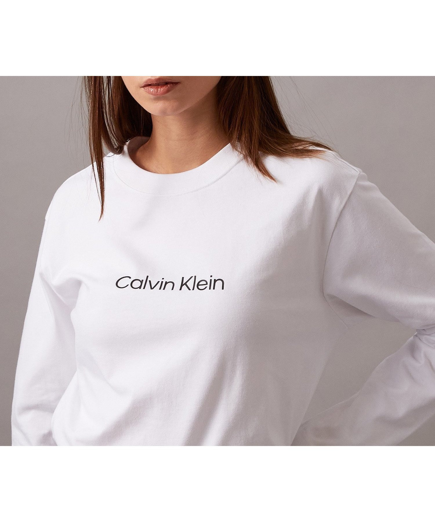 【カルバンクライン/Calvin Klein】の【公式ショップ】 カルバンクライン STNDRD ボクシーロングスリーブTシャツ Calvin Klein Jeans 40WH143 インテリア・キッズ・メンズ・レディースファッション・服の通販 founy(ファニー) 　ファッション　Fashion　レディースファッション　Fashion for Women　トップス・カットソー　Cut & Sew Tops　シャツ・ブラウス・オフィスカジュアル　Elegant Blouses & Button-Ups　ロングTシャツ・Tシャツ　Longline T-Shirts & Tees　インナー　Innerwear　カーディガン　Cardigan, Knitwear　ジャケット　Jacket, Outerwear　スタンダード　Standard, Basic　スリーブ　Sleeve, Long Sleeve / Short Sleeve　フロント　Front, Front Design　ロング　Long, Long-Length　ワンポイント　One Point, Statement Accent　Brilliant_White|ID: prp329100004795015 ipo3291000000034987949