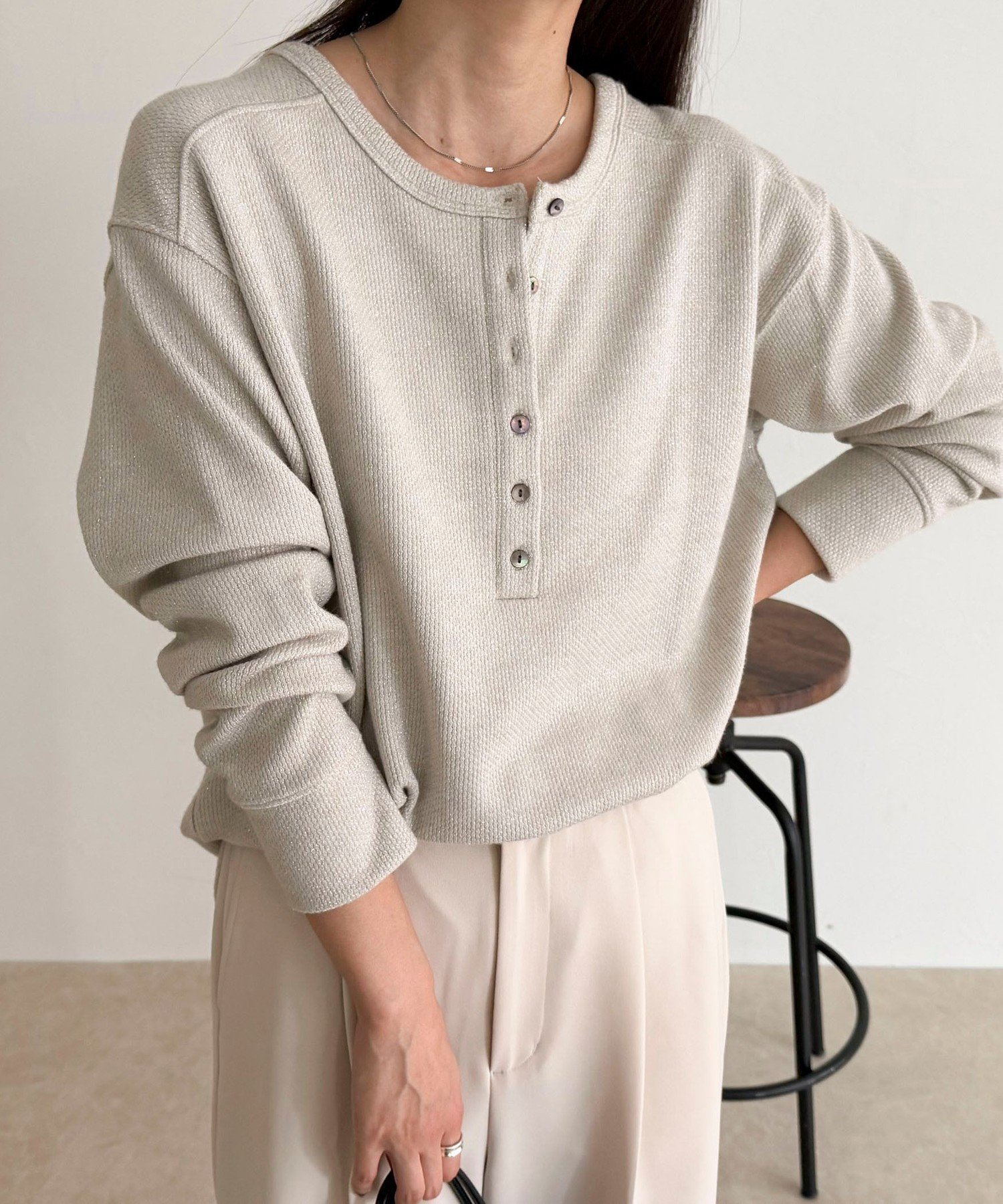 【フレディ&グロスター/FREDY&GLOSTER】の2WAYヘンリーラメプルオーバー インテリア・キッズ・メンズ・レディースファッション・服の通販 founy(ファニー) 　ファッション　Fashion　レディースファッション　Fashion for Women　トップス・カットソー　Cut & Sew Tops　カジュアルプルオーバー・ニットトップス　Pullovers & Knit Tops / Casual Pullovers　デニム　Denim, Jeans Material　ワイド　Wide, Wide Fit　A/W・秋冬　Autumn/Winter　おすすめ　Recommended / Our Picks　エレガント 上品　Elegant　2025年　2025　2025-2026秋冬・A/W　Autumn/Winter 2025–26 AW25–26　アイボリー|ID: prp329100004795121 ipo3291000000034791159