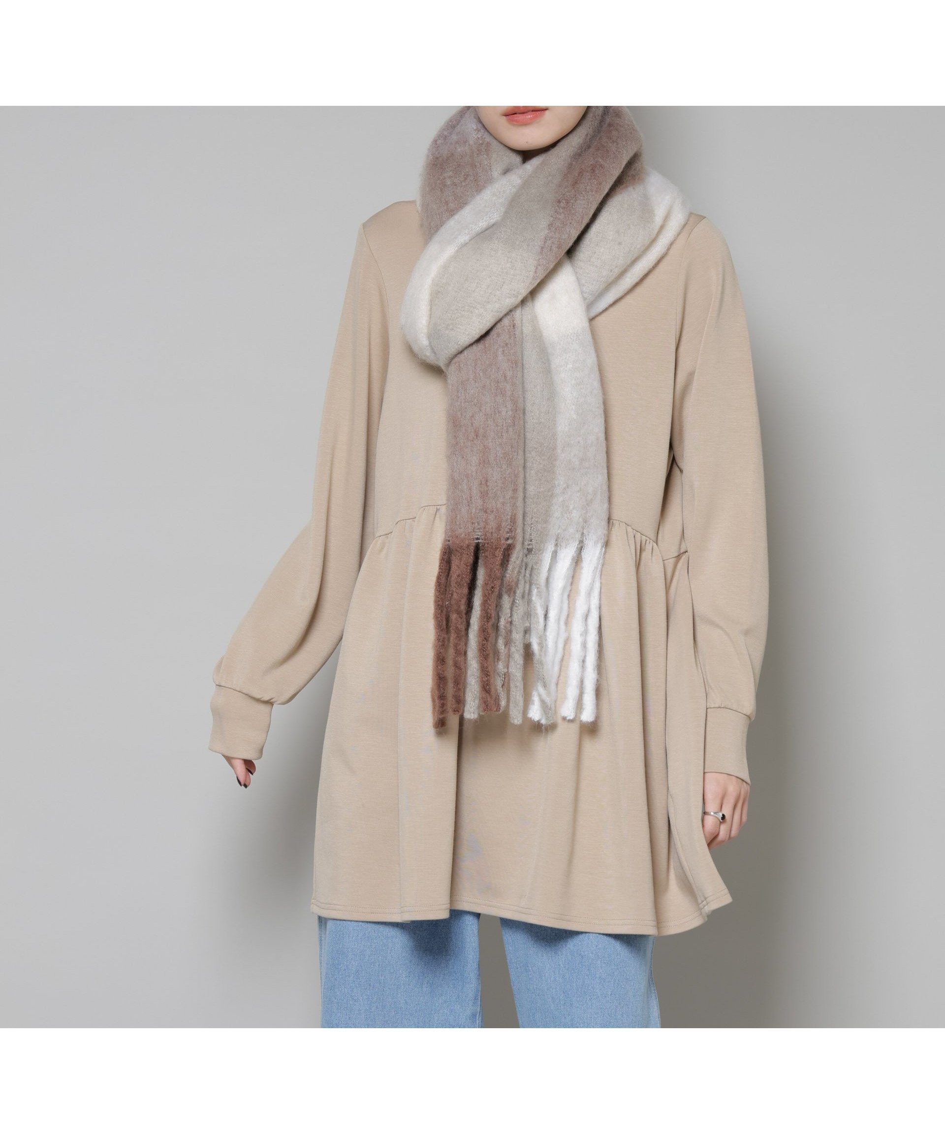 【ナノ ユニバース/nano universe】のサーモジャージーウエスト切り替えギャザープルオーバー インテリア・キッズ・メンズ・レディースファッション・服の通販 founy(ファニー) 　ファッション　Fashion　レディースファッション　Fashion for Women　トップス・カットソー　Cut & Sew Tops　カジュアルプルオーバー・ニットトップス　Pullovers & Knit Tops / Casual Pullovers　インナー　Innerwear　ギャザー　Gathered, Ruffled　デニム　Denim, Jeans Material　トレーナー　Sweatshirt, Trainer　ベーシック　Basic, Essential　ペプラム　Peplum, Flared Hem　ラウンド　Round, Round Neck　ワイド　Wide, Wide Fit　冬　Winter / This Winter　アウトレット　Outlet / Clearance　2025年　2025　2025-2026秋冬・A/W　Autumn/Winter 2025–26 AW25–26　ベージュ|ID: prp329100004795183 ipo3291000000034791467