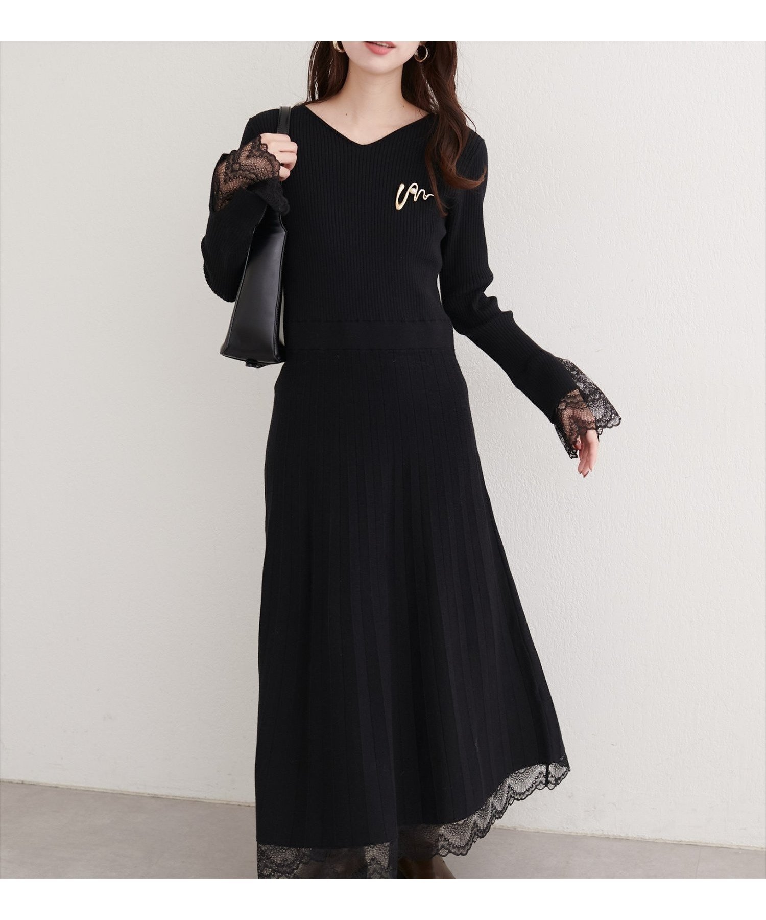 【ナチュラルクチュール/natural couture】の袖口レースニットワンピース インテリア・キッズ・メンズ・レディースファッション・服の通販 founy(ファニー) ファッション Fashion レディースファッション Fashion for Women ワンピース Dresses ニットワンピース Knit Dresses エレガント 上品 Elegant カーディガン Cardigan, Knitwear シューズ Shoes, Footwear シンプル Simple, Minimal ジャケット Jacket, Outerwear スニーカー Sneakers, Trainers デコルテ Décolleté, Neckline バランス Balance, Style Balance フラット Flat, Flat Shoes ベスト Vest, Waistcoat ポケット Pocket, Pocket Detail レース Lace, Lace Fabric 再入荷 Restock / Back in Stock おすすめ Recommended / Our Picks 2025年 2025 2025-2026秋冬・A/W Autumn/Winter 2025–26 AW25–26 ブラック|ID: prp329100004795184 ipo3291000000034791479