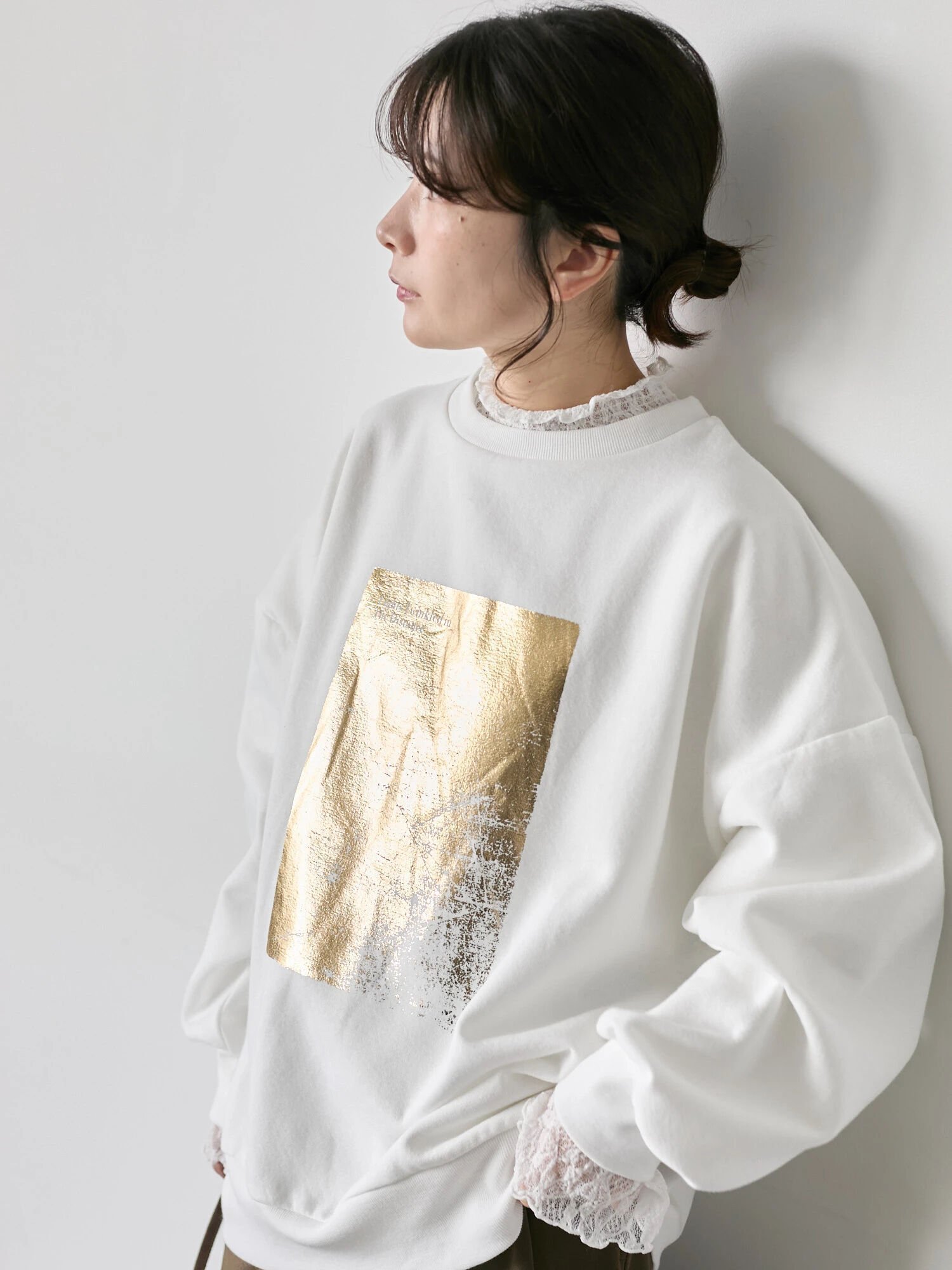 【サマンサモスモス/Samansa Mos2】の◎箔プリントスウェット 人気、トレンドファッション・服の通販 founy(ファニー) ファッション Fashion レディースファッション Fashion for Women トップス・カットソー Cut & Sew Tops レディースパーカー・カジュアルフーディー Casual Hoodies & Sweatshirts スウェット・クルーネックトップス Sweatshirts & Crewnecks / Relaxed Fit Sweat Tops おすすめ Recommended / Our Picks シンプル Simple, Minimal タートル Turtleneck, Turtle Collar デニム Denim, Jeans Material バランス Balance, Style Balance フロント Front, Front Design プリント Print, Printed Pattern other-1|ID: prp329100004795192 ipo3291000000034791521