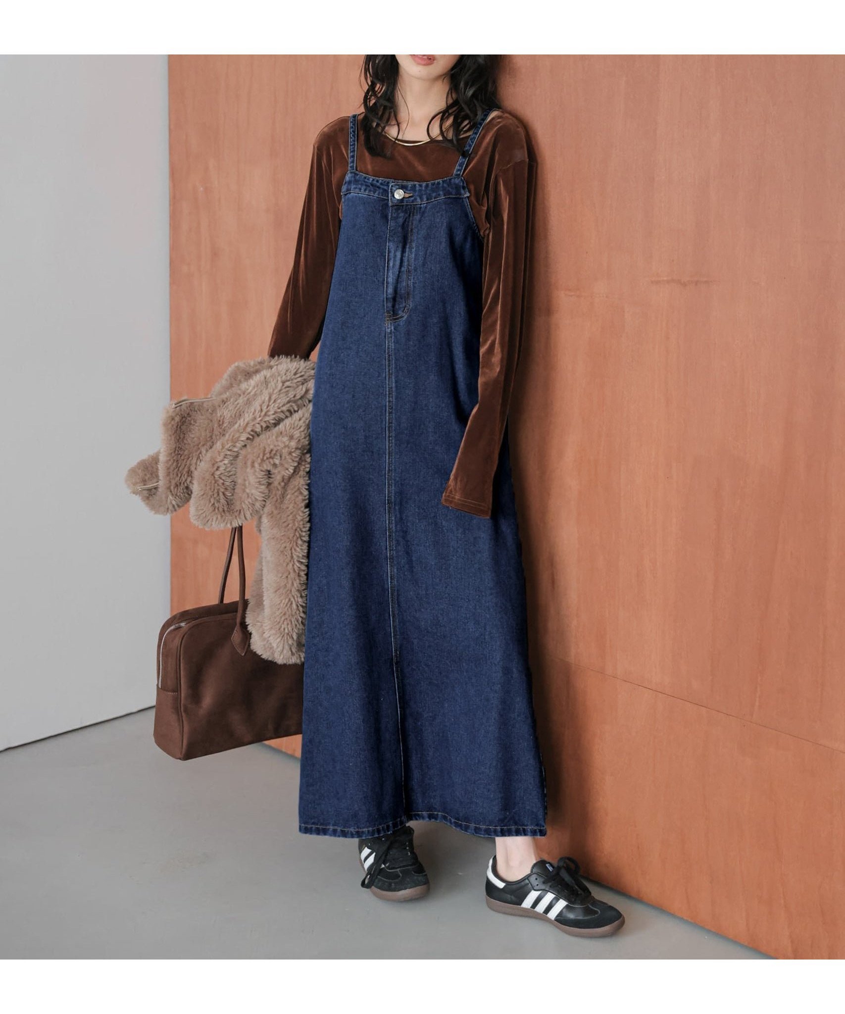 【ラジュール/Lajour】のデニムキャミワンピース インテリア・キッズ・メンズ・レディースファッション・服の通販 founy(ファニー) 　ファッション　Fashion　レディースファッション　Fashion for Women　ワンピース　Dresses　キャミソールワンピース　Camisole Dresses　スリット　Slit, Slit Detail　デニム　Denim, Jeans Material　トレンド　Trend, Trending Now　ブルー|ID: prp329100004795231 ipo3291000000034791794