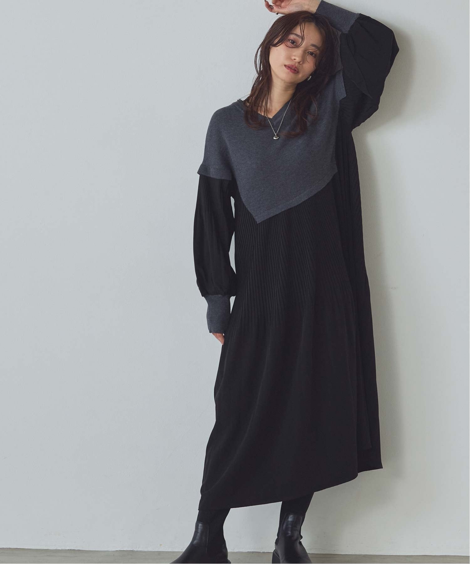 【グレディブリリアン/Gready Brilliant】のVネックニット×プリーツワンピースSET インテリア・キッズ・メンズ・レディースファッション・服の通販 founy(ファニー) 　ファッション　Fashion　レディースファッション　Fashion for Women　ワンピース　Dresses　ドッキング　Docking, Mixed Material　プリーツ　Pleats, Pleated　GYxBK|ID: prp329100004795292 ipo3291000000034792165