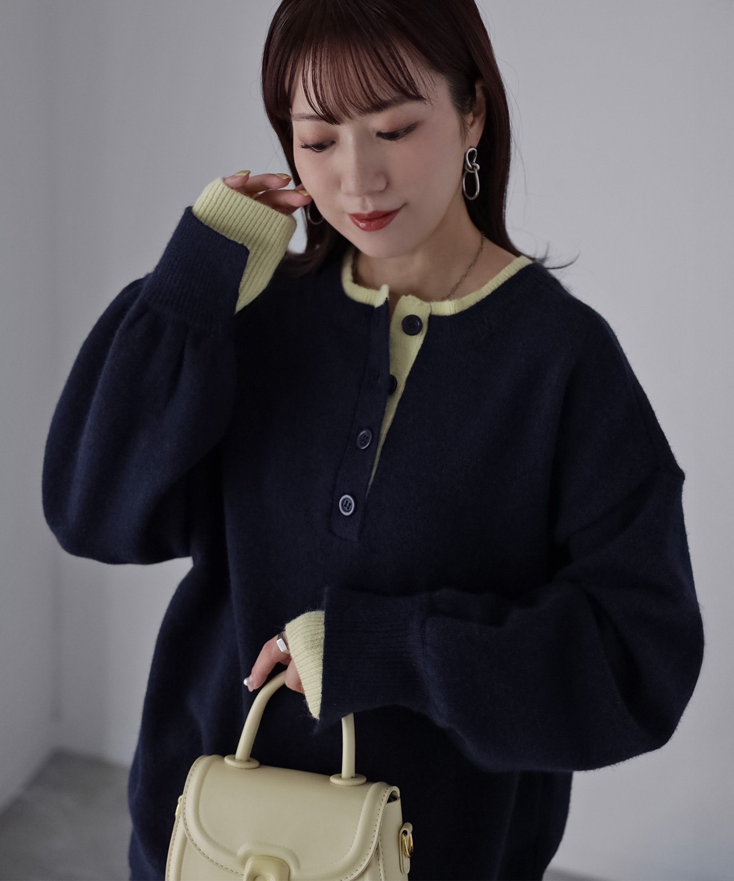 【リベリー/Riberry】の前後2WAY配色レイヤードニット インテリア・キッズ・メンズ・レディースファッション・服の通販 founy(ファニー) 　ファッション　Fashion　レディースファッション　Fashion for Women　トップス・カットソー　Cut & Sew Tops　ニット　Knit Tops & Sweaters　アクリル　Acrylic Material　イエロー　Yellow　春　Spring　秋　Autumn　シンプル　Simple, Minimal　スラックス　Slacks, Dress Pants　デニム　Denim, Jeans Material　トレンド　Trend, Trending Now　長袖　Long Sleeve, Full Sleeve　フォーマル　Formal, Dressy　ベーシック　Basic, Essential　無地　Plain, Solid Color　冬　Winter / This Winter　A/W・秋冬　Autumn/Winter　おすすめ　Recommended / Our Picks　エレガント 上品　Elegant　ネイビー|ID: prp329100004795316 ipo3291000000034792296