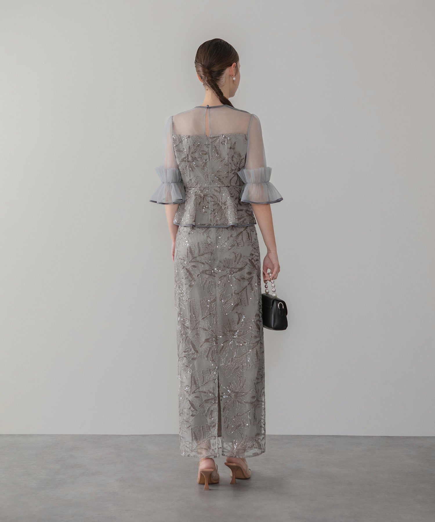 【レジャ/Leja】のLeja-アシンメトリーシアーフラワースパンコールフリルセットアップドレス インテリア・キッズ・メンズ・レディースファッション・服の通販 founy(ファニー) ファッション Fashion レディースファッション Fashion for Women ワンピース Dresses フォーマル・パーティードレス・結婚式用ドレス Elegant & Casual Dresses クラシック Classic, Timeless Style シアー Sheer, See-Through スパンコール Sequins, Sequin Embellishment スリット Slit, Slit Detail スリーブ Sleeve, Long Sleeve / Short Sleeve セットアップ Set-Up, Coordinated Outfit チュール Tulip, Tulip Motif デコルテ Décolleté, Neckline ドレス Dress, One-Piece フリル Frill, Ruffle ペプラム Peplum, Flared Hem ラグジュアリー Luxury, Elegant レース Lace, Lace Fabric エレガント 上品 Elegant 結婚式 Wedding GRAY|ID: prp329100004795318 ipo3291000000034843776