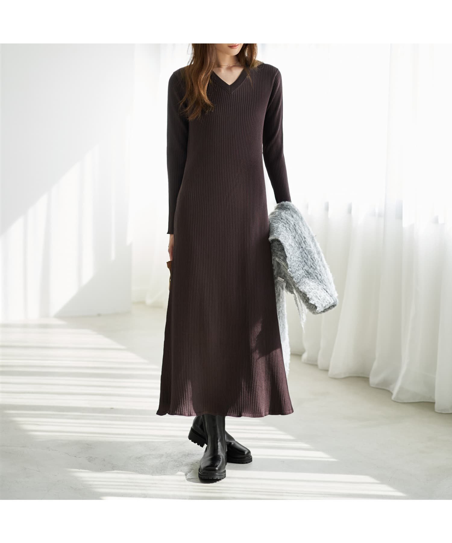 【スタイルデリ/STYLE DELI】のリブ編みVネックロングワンピース インテリア・キッズ・メンズ・レディースファッション・服の通販 founy(ファニー) 　ファッション　Fashion　レディースファッション　Fashion for Women　ワンピース　Dresses　インナー　Innerwear　クール　Cool, Chic　シンプル　Simple, Minimal　スリット　Slit, Slit Detail　定番　Standard, Basic Item　長袖　Long Sleeve, Full Sleeve　パープル　Purple, Violet　フィット　Fit, Slim Fit　ポケット　Pocket, Pocket Detail　防寒　Cold Protection, Winter-Ready　ダークブラウン|ID: prp329100004795423 ipo3291000000034977733