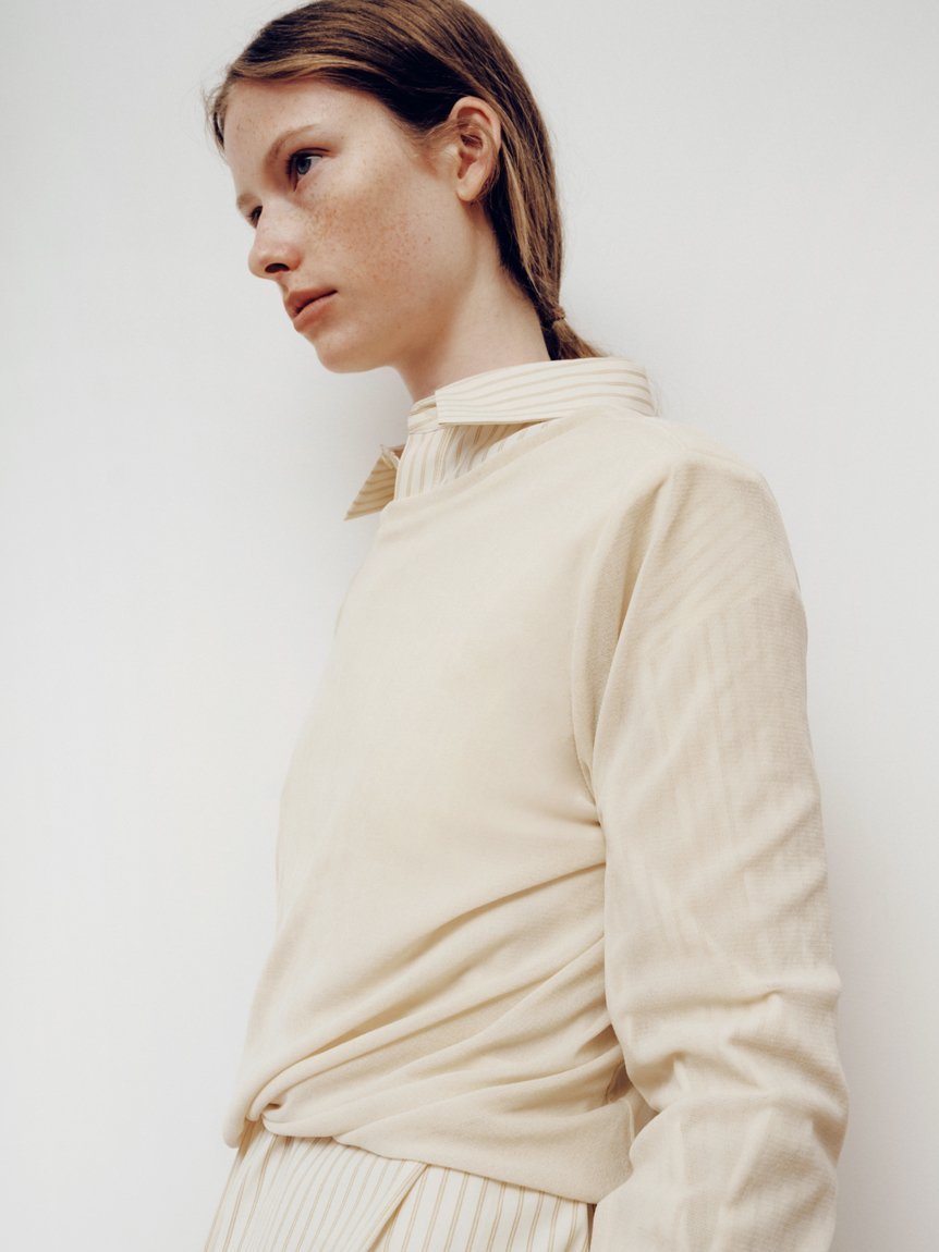 【ミースロエ/MIESROHE】のフロッキーチュールねじりTシャツ 人気、トレンドファッション・服の通販 founy(ファニー) 　ファッション　Fashion　レディースファッション　Fashion for Women　トップス・カットソー　Cut & Sew Tops　シャツ・ブラウス・オフィスカジュアル　Elegant Blouses & Button-Ups　ロングTシャツ・Tシャツ　Longline T-Shirts & Tees　シンプル　Simple, Minimal　スマート　Smart, Elegant　バルーン　Balloon, Balloon Silhouette　人気　Popular, Best Seller　 other-1|ID: prp329100004795439 ipo3291000000034792939