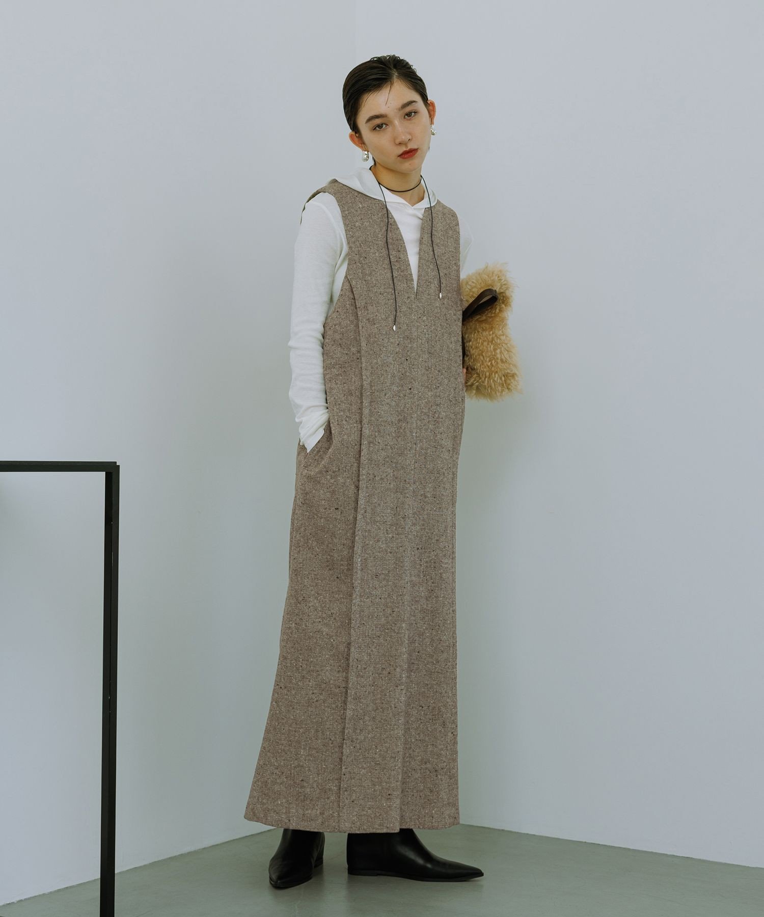 【アダム エ ロペ/ADAM ET ROPE'】の【WEB限定】ストレートセミツイードワンピース インテリア・キッズ・メンズ・レディースファッション・服の通販 founy(ファニー) ファッション Fashion レディースファッション Fashion for Women ワンピース Dresses インナー Innerwear シンプル Simple, Minimal ストレート Straight, Straight Cut スニーカー Sneakers, Trainers スリット Slit, Slit Detail ツイード Twill, Twill Weave ノースリーブ Sleeveless, No-Sleeve フィット Fit, Slim Fit フロント Front, Front Design ポケット Pocket, Pocket Detail マニッシュ Mannish, Boyish A/W・秋冬 Autumn/Winter おすすめ Recommended / Our Picks エレガント 上品 Elegant 2026年 2026 ベージュ系(28)|ID: prp329100004795456 ipo3291000000034883192