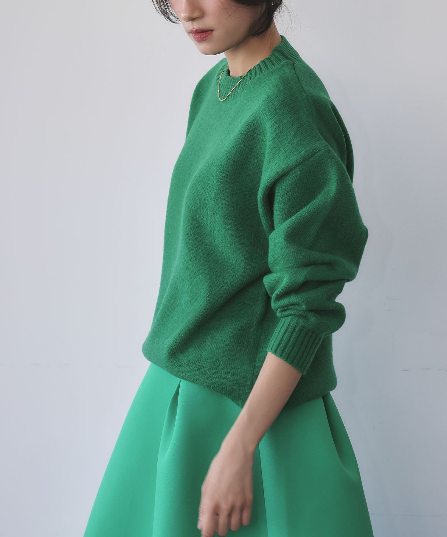 【ガール/GIRL】のネックレス付き クルーネック カラー ニット プルオーバー インテリア・キッズ・メンズ・レディースファッション・服の通販 founy(ファニー) 　ファッション　Fashion　レディースファッション　Fashion for Women　トップス・カットソー　Cut & Sew Tops　ニット　Knit Tops & Sweaters　カジュアルプルオーバー・ニットトップス　Pullovers & Knit Tops / Casual Pullovers　ジュエリー　Jewelry　ネックレス　Necklaces & Pendants　イエロー　Yellow　オレンジ　Orange　秋　Autumn　カラフル　Colorful Design　シンプル　Simple, Minimal　チョーカー　Tulle, Mesh Fabric　ネックレス　Necklace, Pendant Necklace　パープル　Purple, Violet　冬　Winter / This Winter　再入荷　Restock / Back in Stock　おすすめ　Recommended / Our Picks　エレガント 上品　Elegant　GRN|ID: prp329100004795492 ipo3291000000034793249