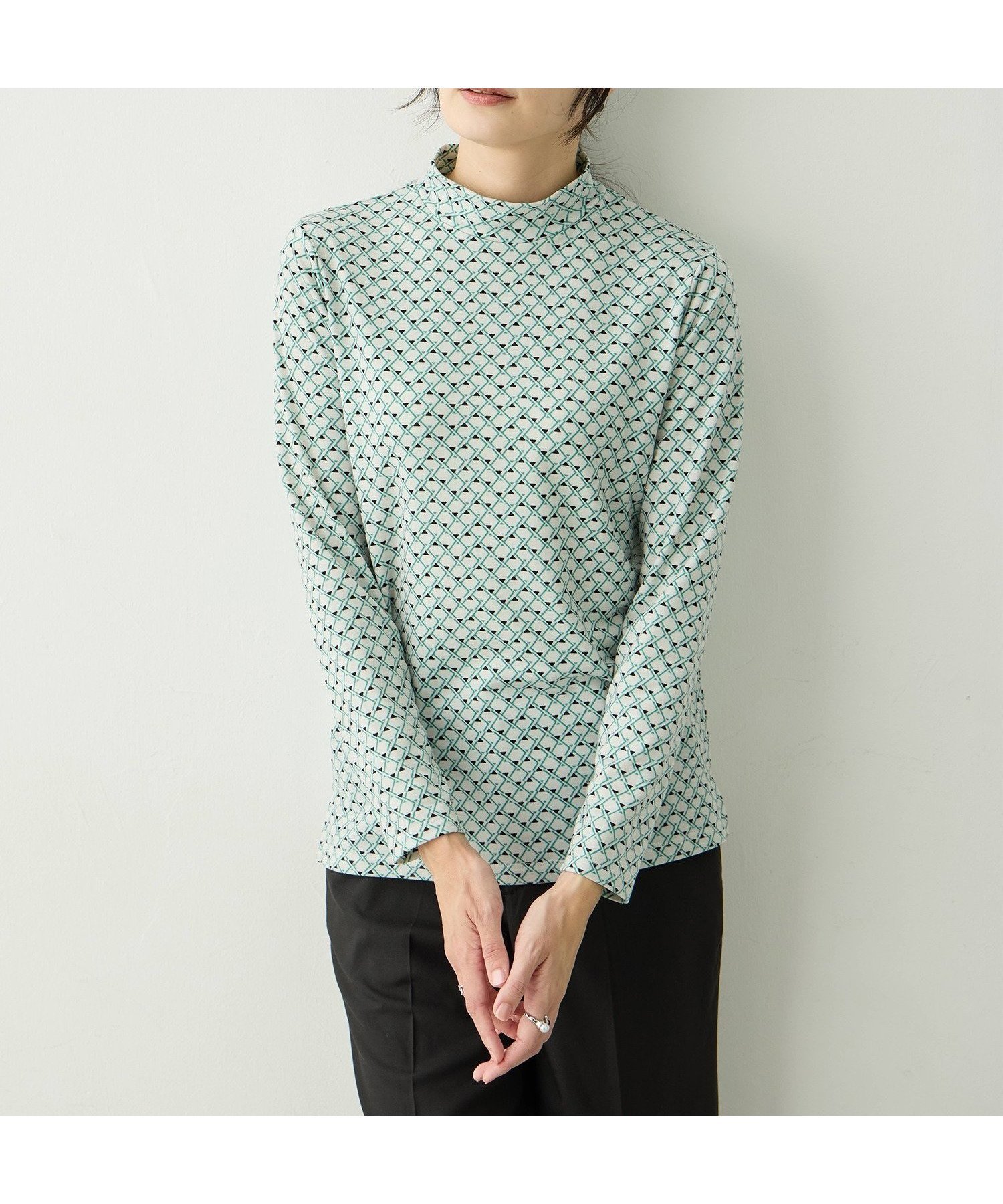 【エーシーデザインバイアルファキュービック/A/C DESIGN BY ALPHACUBIC】のプリントハイネックカットソー インテリア・キッズ・メンズ・レディースファッション・服の通販 founy(ファニー) ファッション Fashion レディースファッション Fashion for Women トップス・カットソー Cut & Sew Tops カットソー・ベーシックTシャツ Cut-and-Sewn Tops / Stretch Tees & Basics カットソー Cut and Sewn Top クラシカル Classical, Vintage-Inspired ストレッチ Stretch, Stretchy Fabric 人気 Popular, Best Seller ライトグレー|ID: prp329100004795502 ipo3291000000034793302