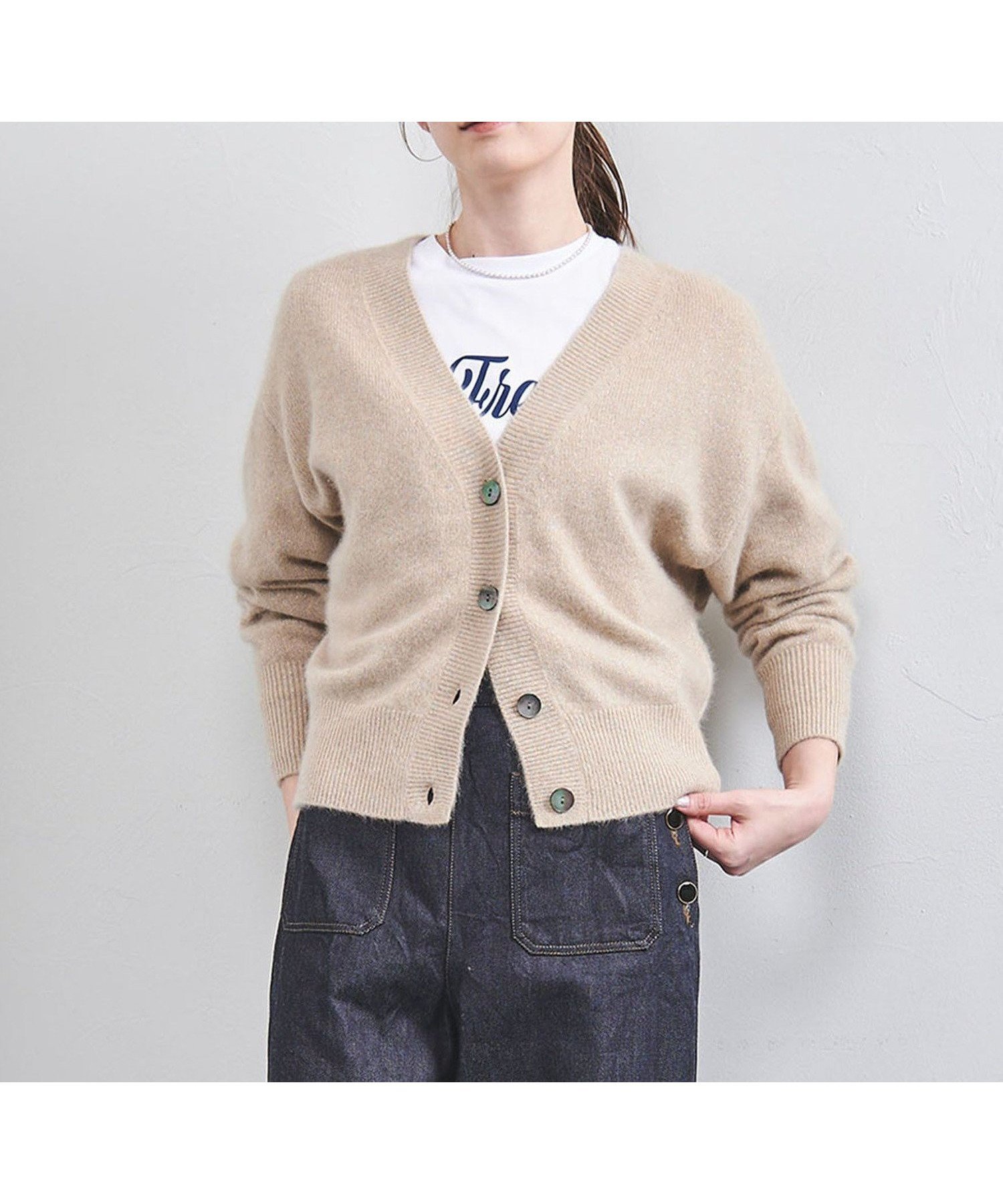 【ユナイテッドアローズ/UNITED ARROWS】のウールフォックス ラメ ショートカーディガン インテリア・キッズ・メンズ・レディースファッション・服の通販 founy(ファニー) ファッション Fashion レディースファッション Fashion for Women トップス・カットソー Cut & Sew Tops カーディガン・羽織り Layered Style Cardigans インナー Innerwear カーディガン Cardigan, Knitwear ショート Short, Short Length デコルテ Décolleté, Neckline バランス Balance, Style Balance フィット Fit, Slim Fit フォックス Fox, Fox Fur フレア Flare, Flared ボトム Bottoms, Lower Wear アウトレット Outlet / Clearance エレガント 上品 Elegant BEIGE|ID: prp329100004795550 ipo3291000000034793524