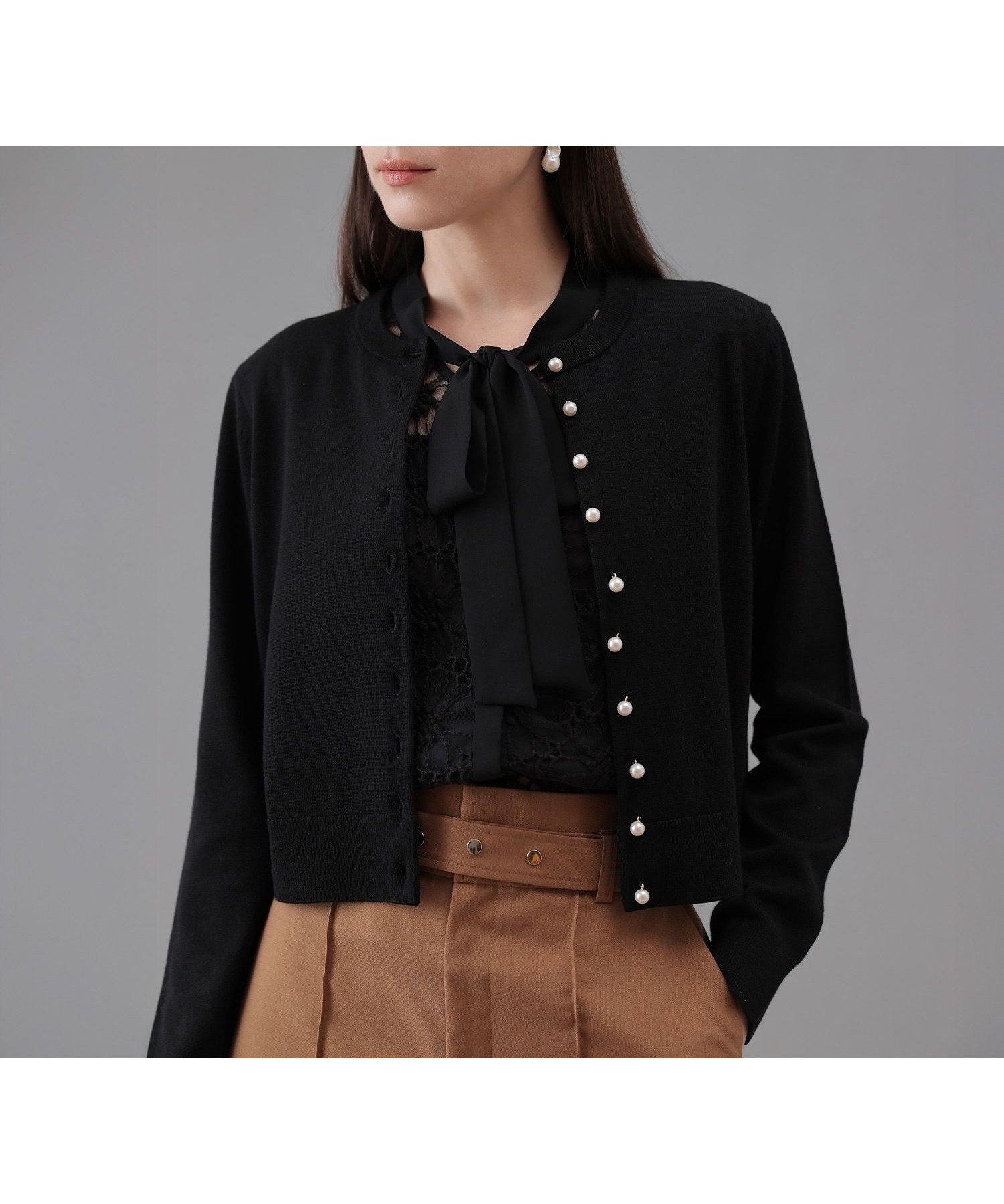 【アナイ/ANAYI】のメリノウールパール釦 カーディガン インテリア・キッズ・メンズ・レディースファッション・服の通販 founy(ファニー) 　ファッション　Fashion　レディースファッション　Fashion for Women　トップス・カットソー　Cut & Sew Tops　カーディガン・羽織り　Layered Style Cardigans　春　Spring　カーディガン　Cardigan, Knitwear　シンプル　Simple, Minimal　スマート　Smart, Elegant　定番　Standard, Basic Item　ノースリーブ　Sleeveless, No-Sleeve　パール　Pearl, Pearl Accent　冬　Winter / This Winter　再入荷　Restock / Back in Stock　エレガント 上品　Elegant　black|ID: prp329100004795584 ipo3291000000034793701