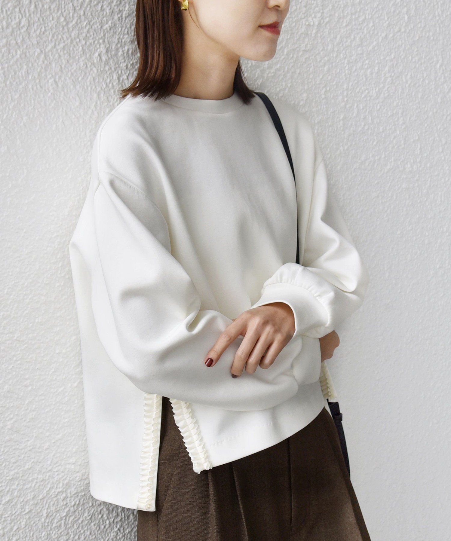 【シップス フォー ウィメン/SHIPS】の【WEB限定】 手洗い可能 サイド スリット フリル ダンボール カットソー インテリア・キッズ・メンズ・レディースファッション・服の通販 founy(ファニー) ファッション Fashion レディースファッション Fashion for Women トップス・カットソー Cut & Sew Tops カットソー・ベーシックTシャツ Cut-and-Sewn Tops / Stretch Tees & Basics 春 Spring 秋 Autumn カットソー Cut and Sewn Top シンプル Simple, Minimal スリット Slit, Slit Detail フリル Frill, Ruffle ボトム Bottoms, Lower Wear ポケット Pocket, Pocket Detail リボン Ribbon, Bow ワイド Wide, Wide Fit おすすめ Recommended / Our Picks 2026年 2026 オフホワイト|ID: prp329100004795593 ipo3291000000034793744